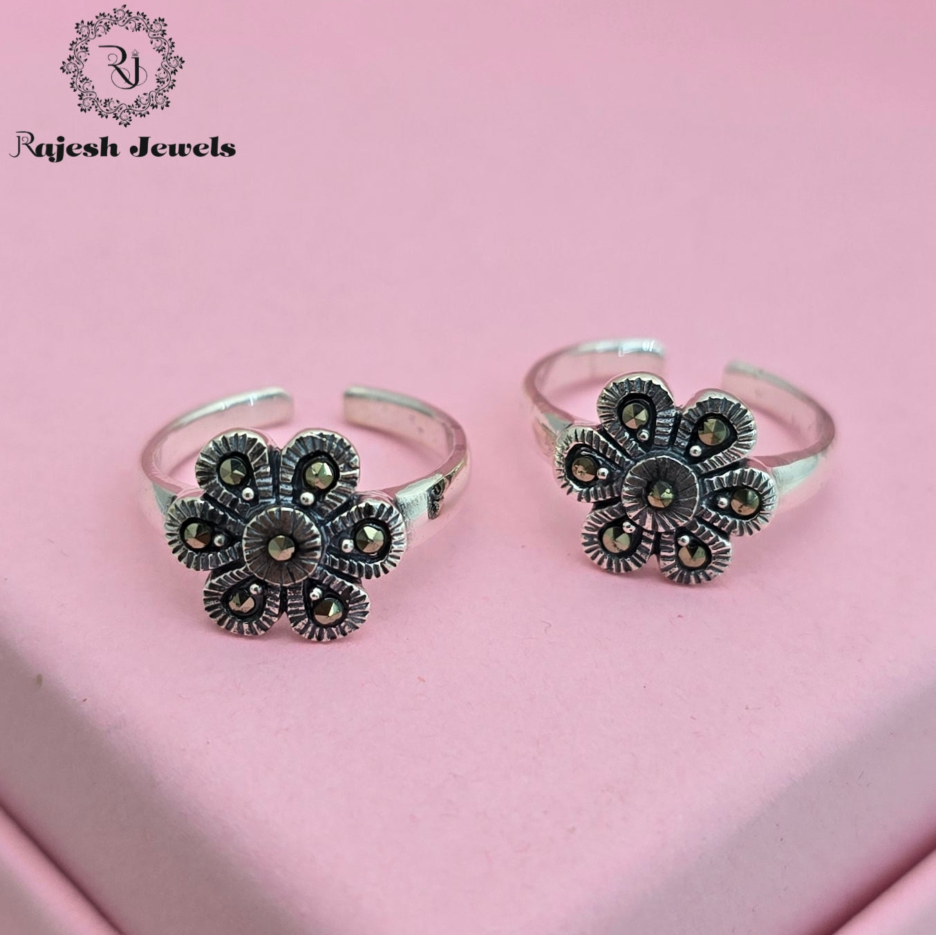Pleasing Floral Marcasite Toerings