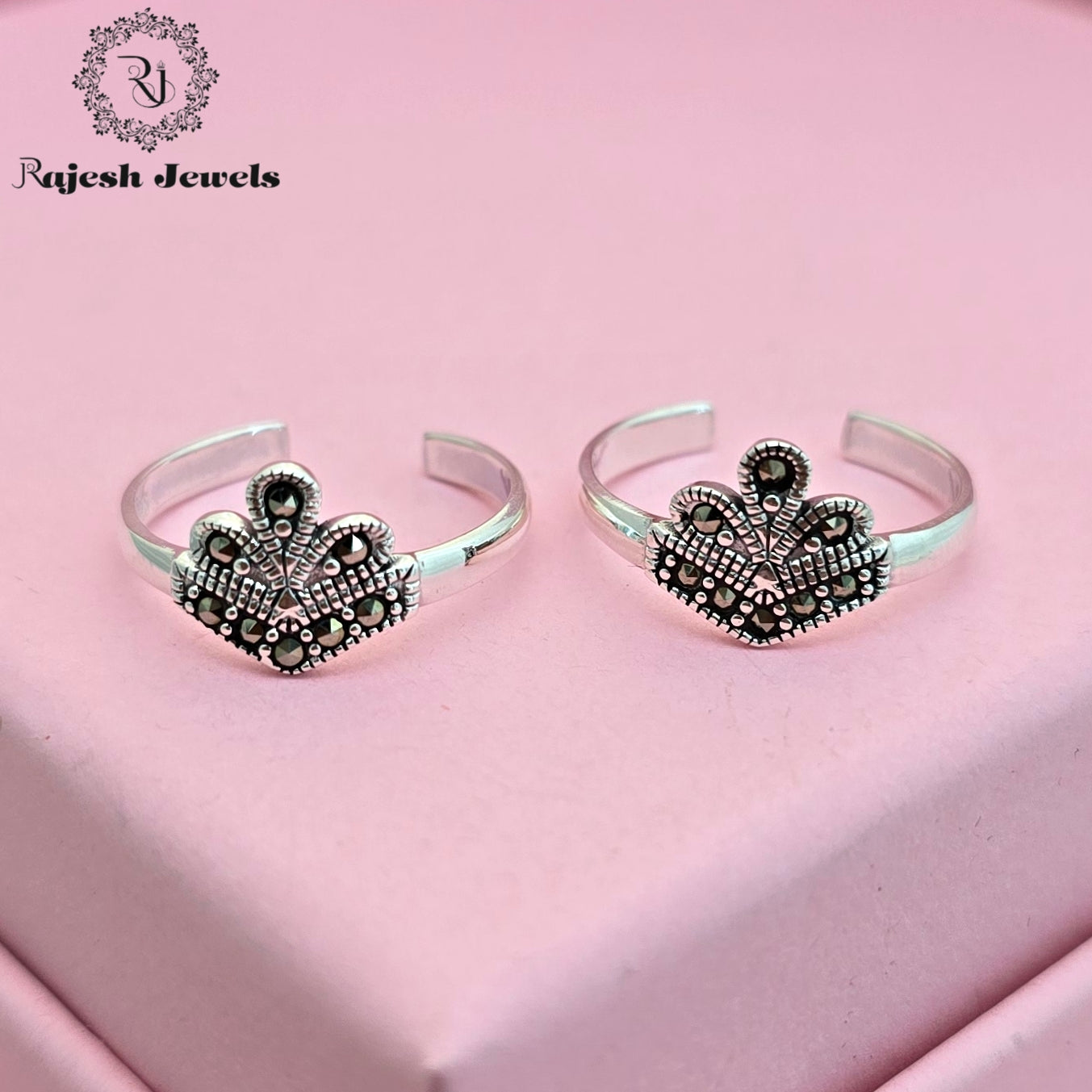 Lavish Marcasite Toering