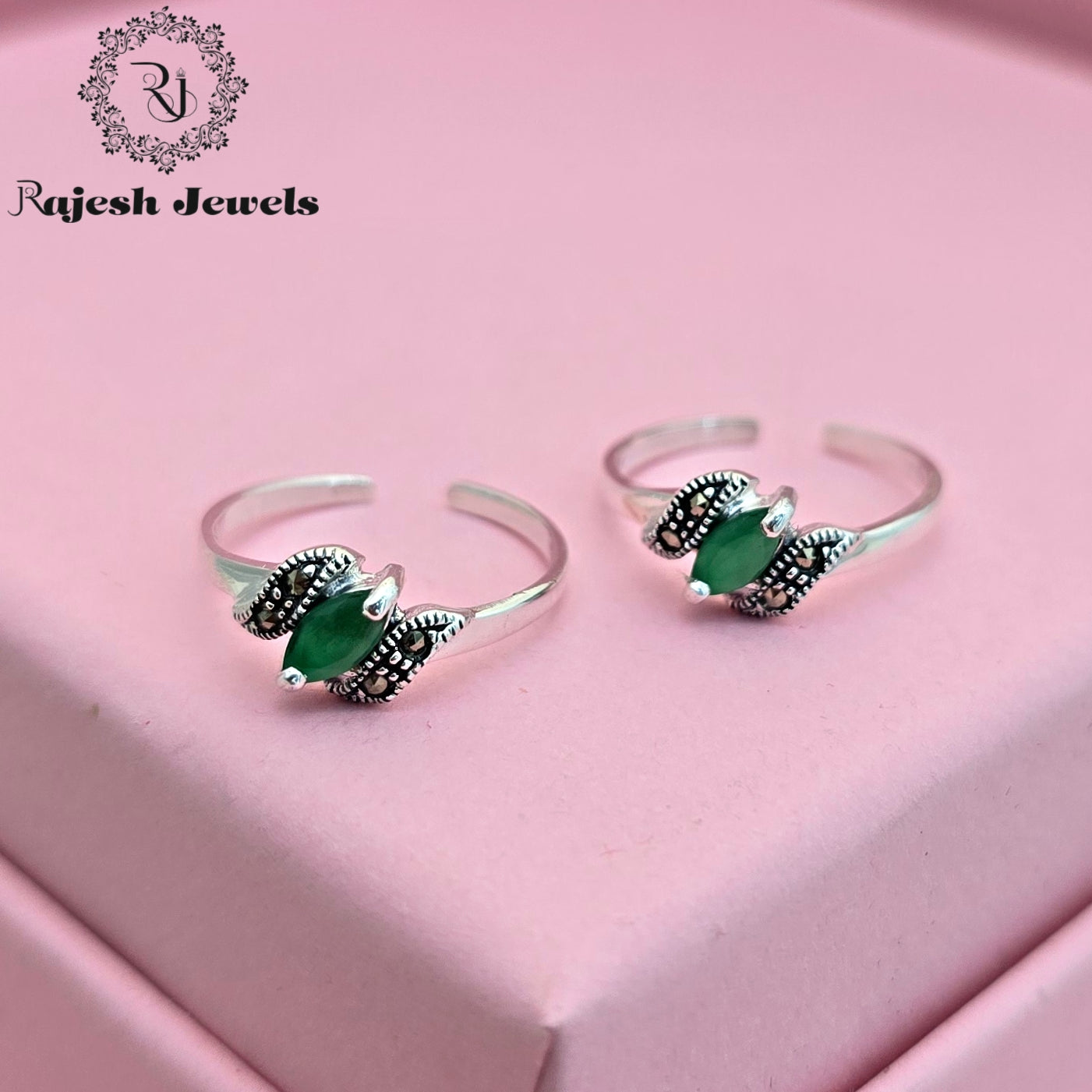 Fabulous Green Marcasite Toering