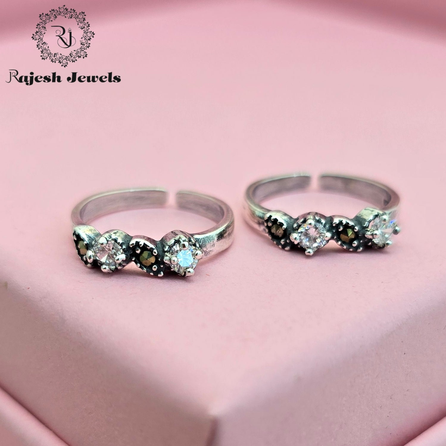 Sparkling White Marcasite Toering