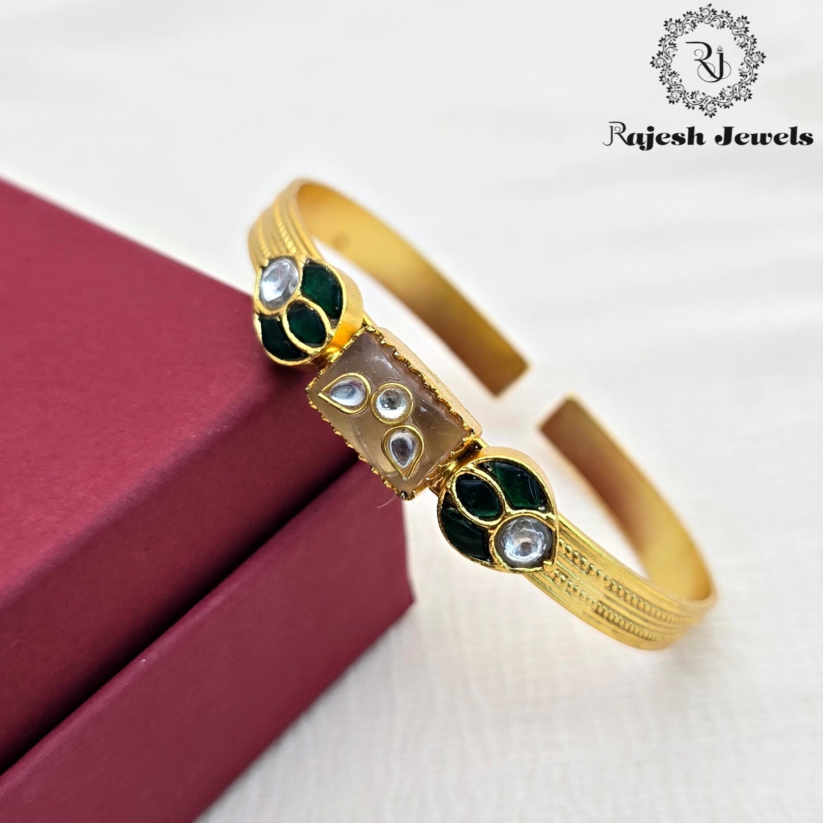 Attractive Cuff Kundan Hand Kada