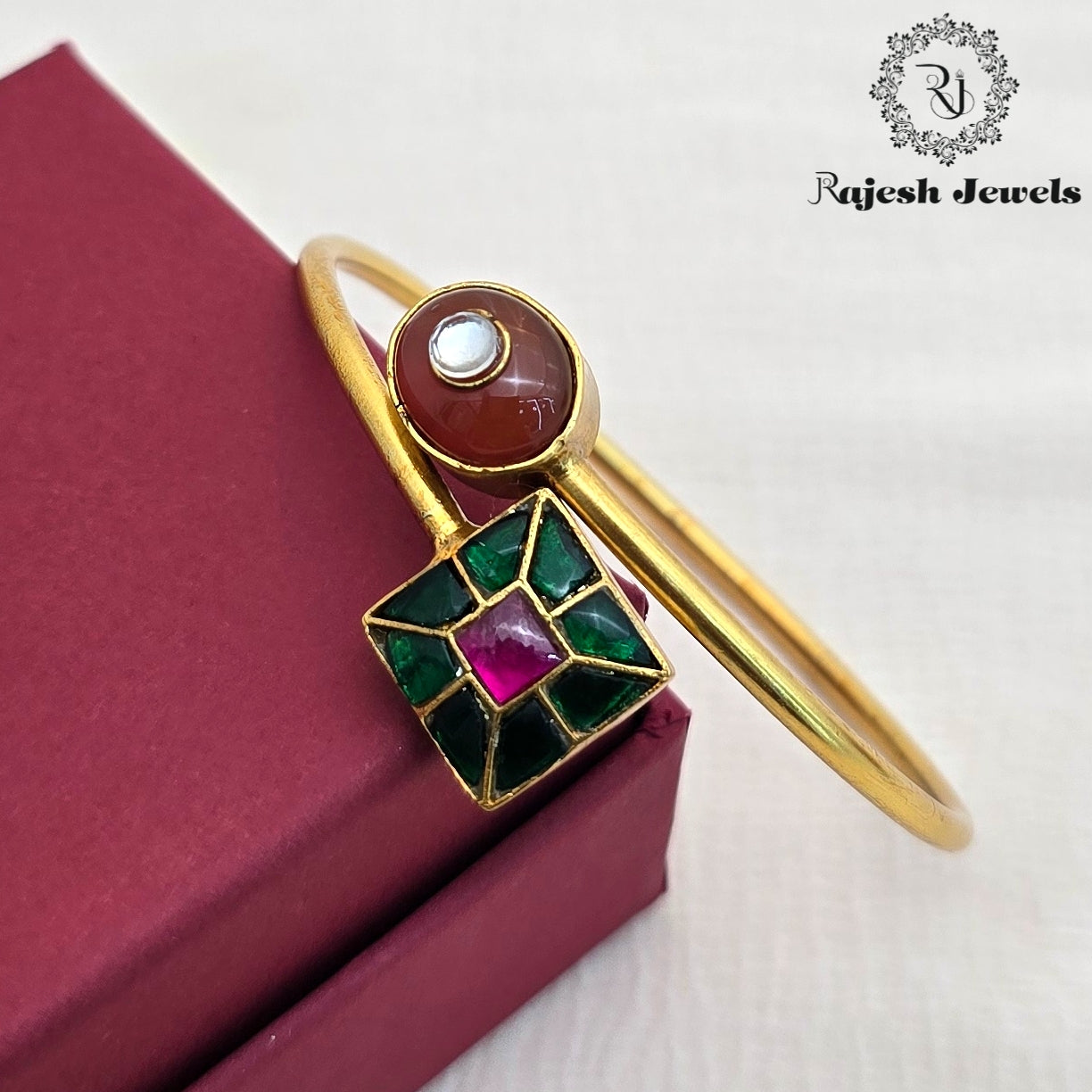 Green Squared Kundan Hand Kada