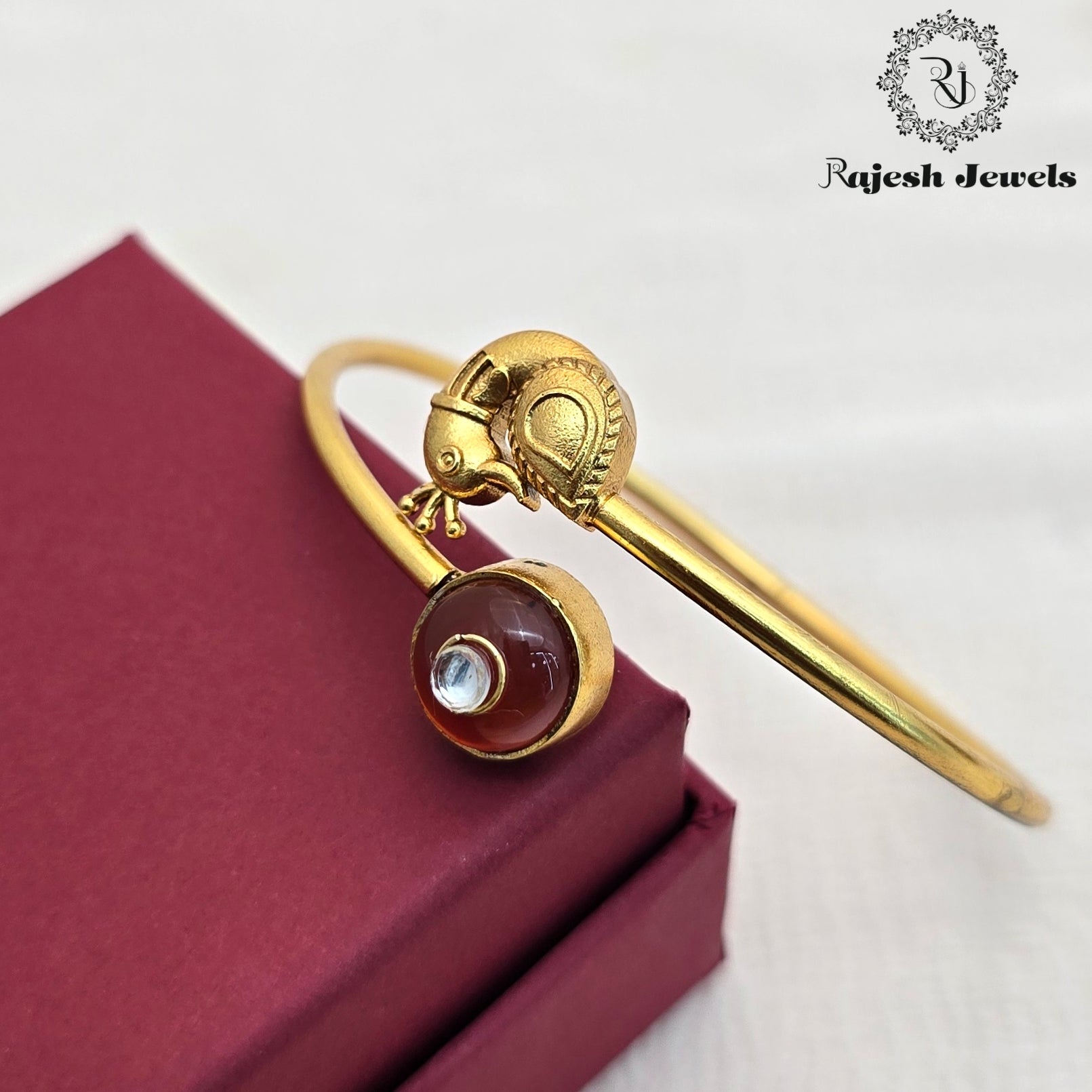 Nakshi Kundan Hand Kada