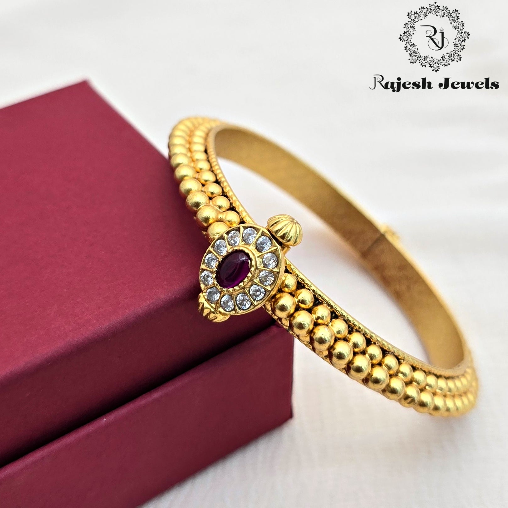 Exclusive Gundu Gold Plated Bangle