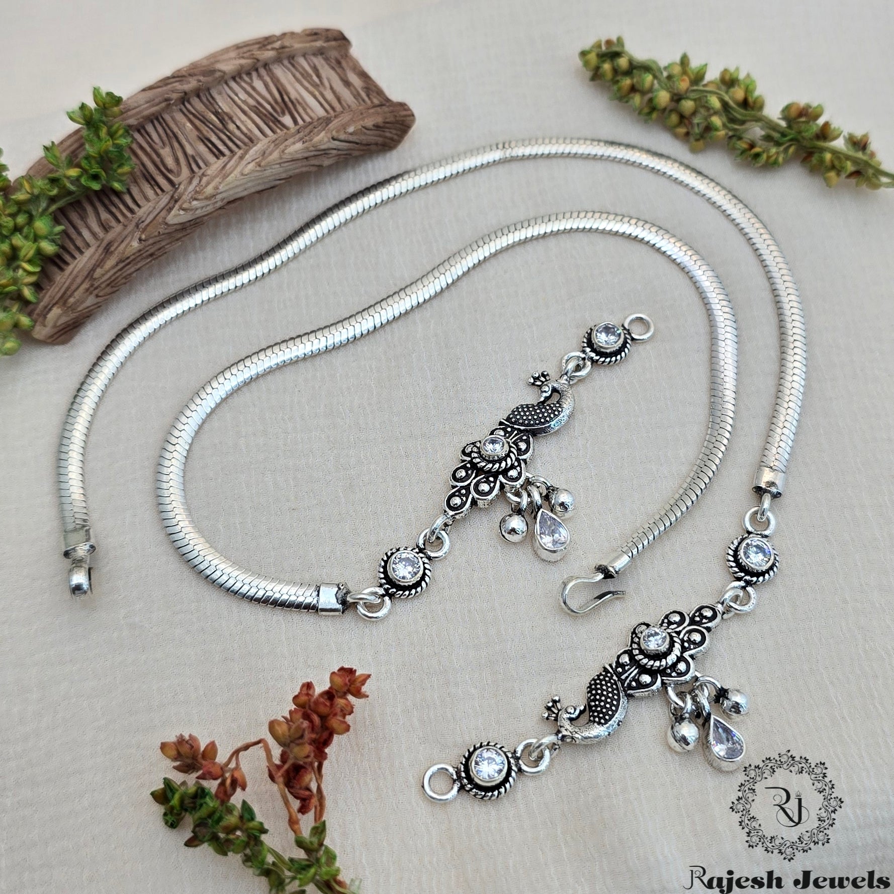 Mesmerizing Peacock Cutstone Anklet