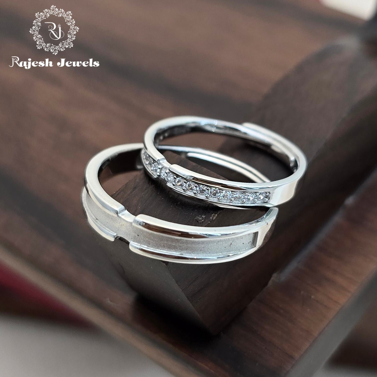 Dazzling Silver Couple Finger Rings