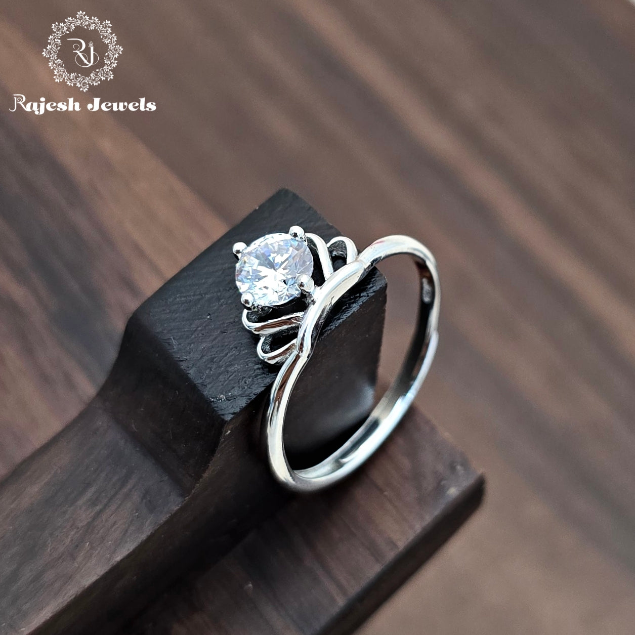 Crown Silver Ladies Finger Ring