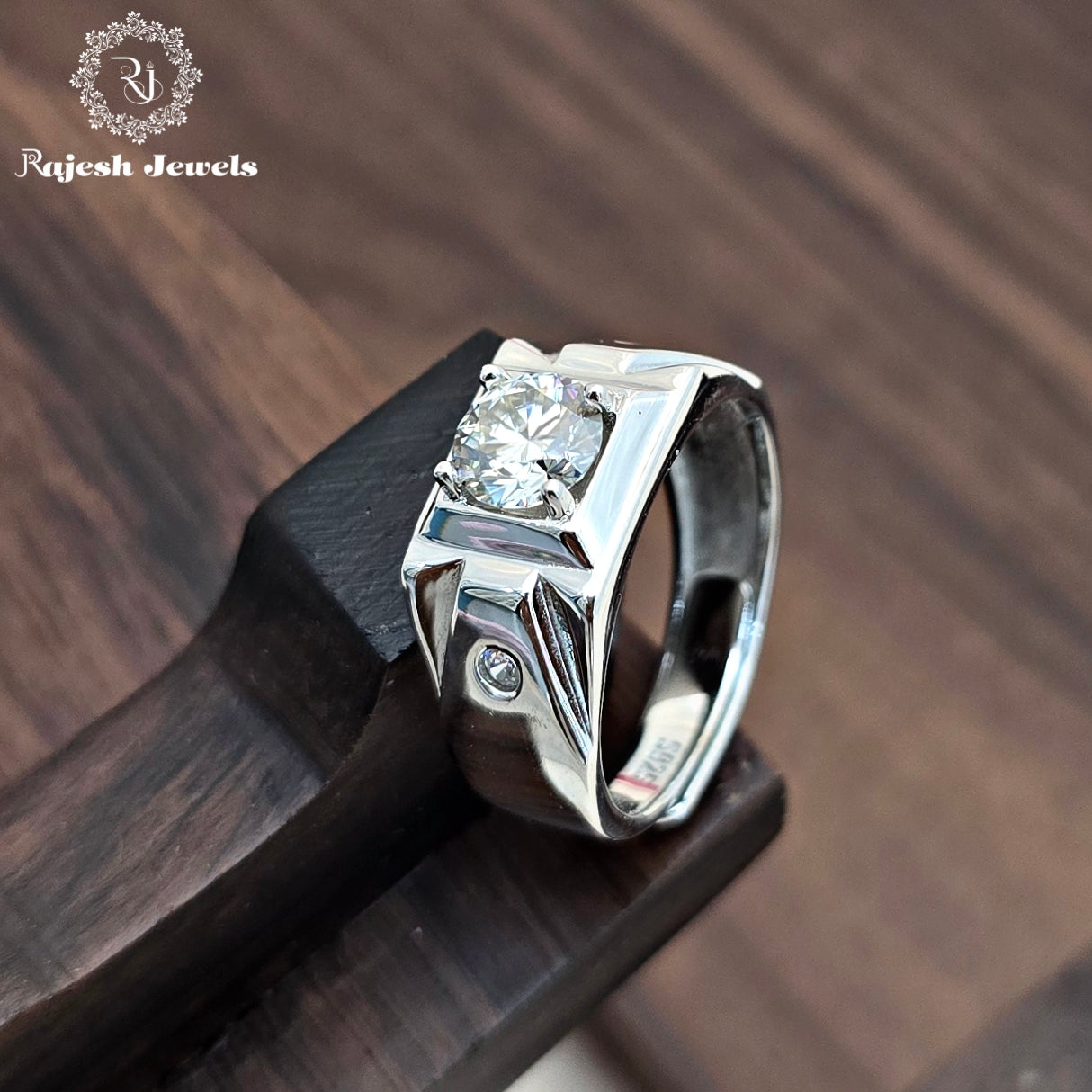 Fantastic Silver Men's Finger Ring