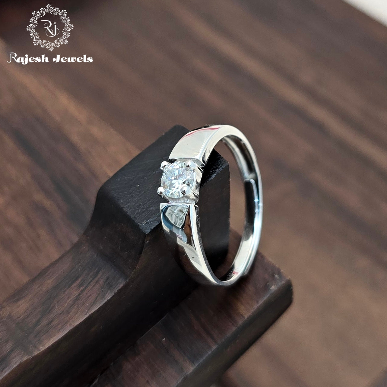 Sparkling Men's Finger Ring