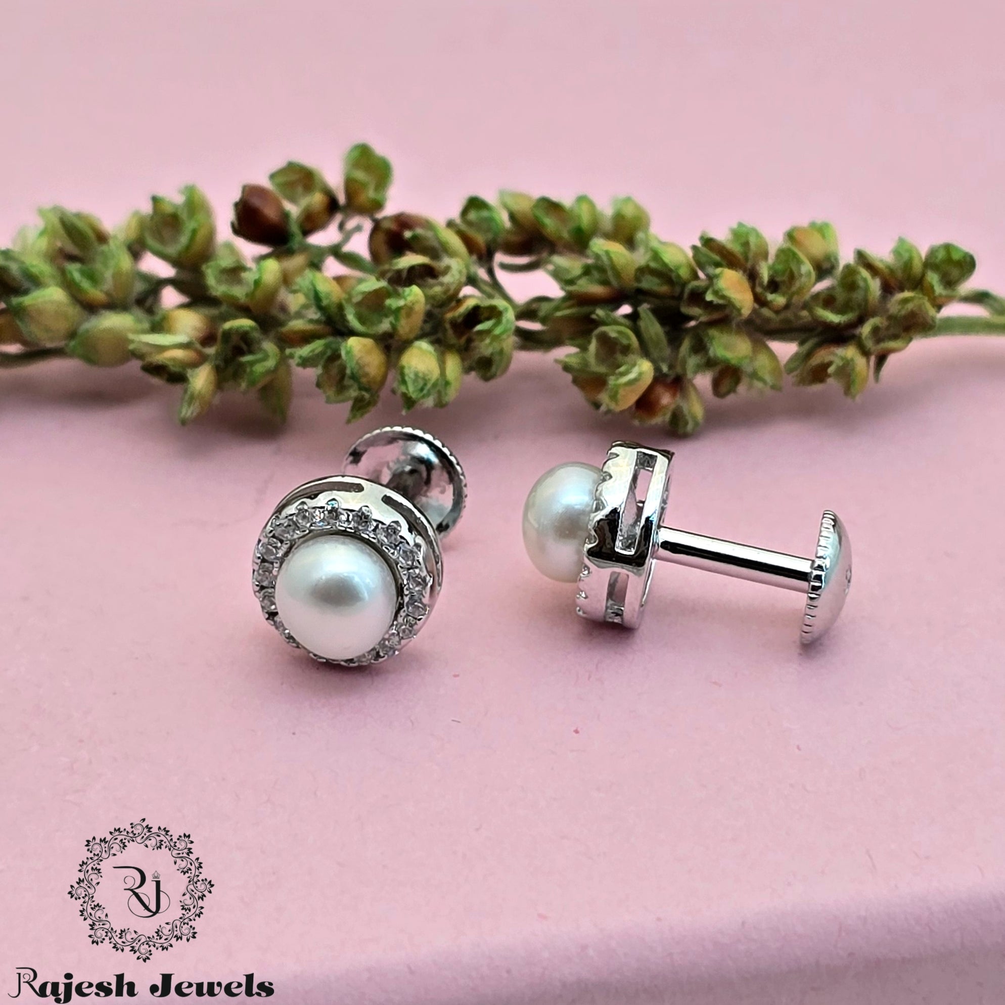 Wonderful Pearl Cz South Screw Stud Earrings