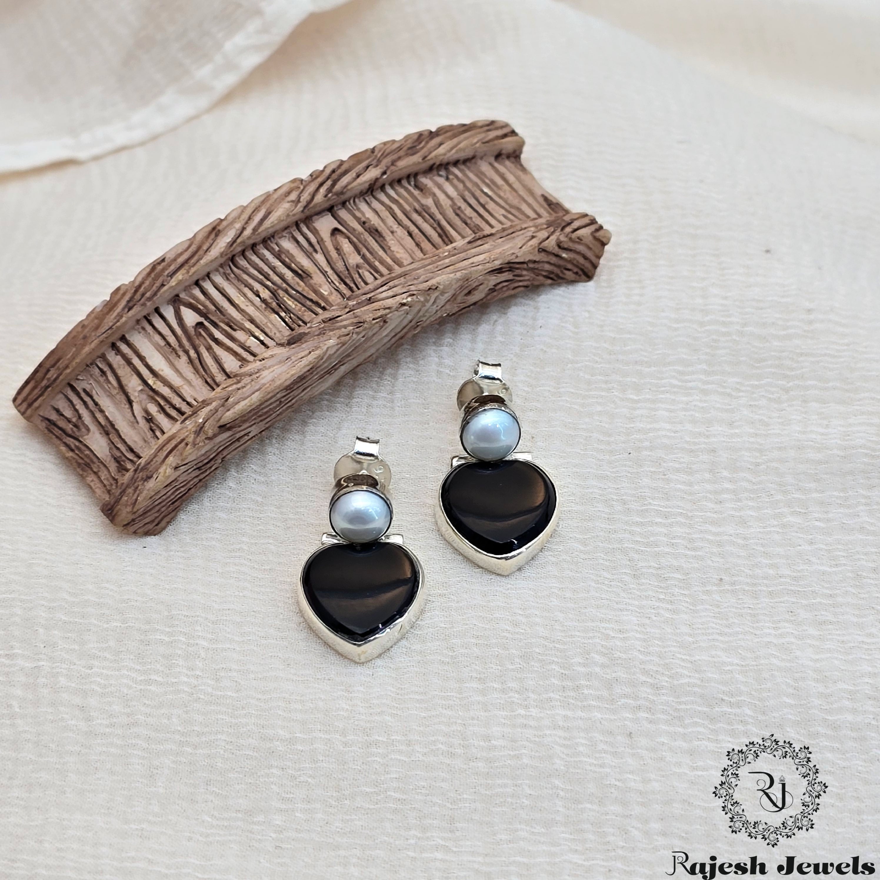Glorified Cutstone Stud Earrings
