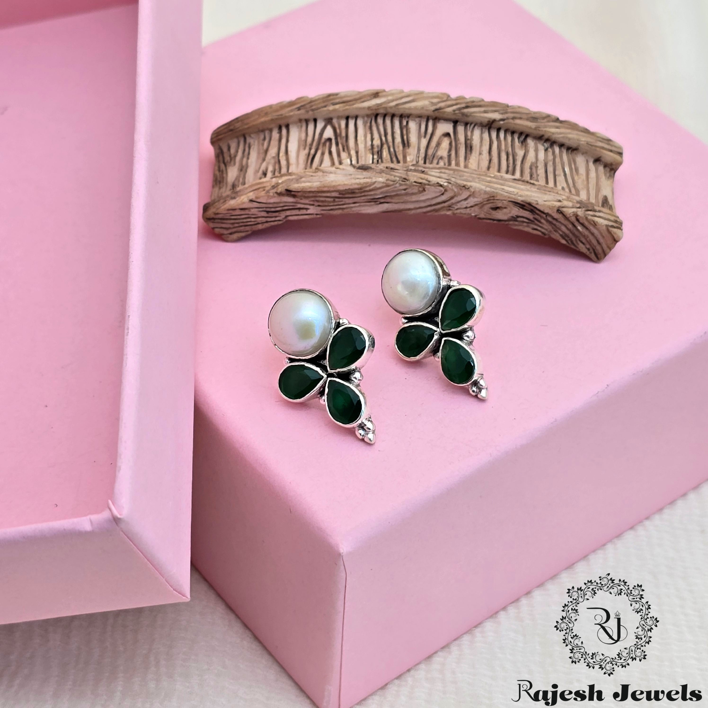 Beautiful Cutstone Stud Earrings