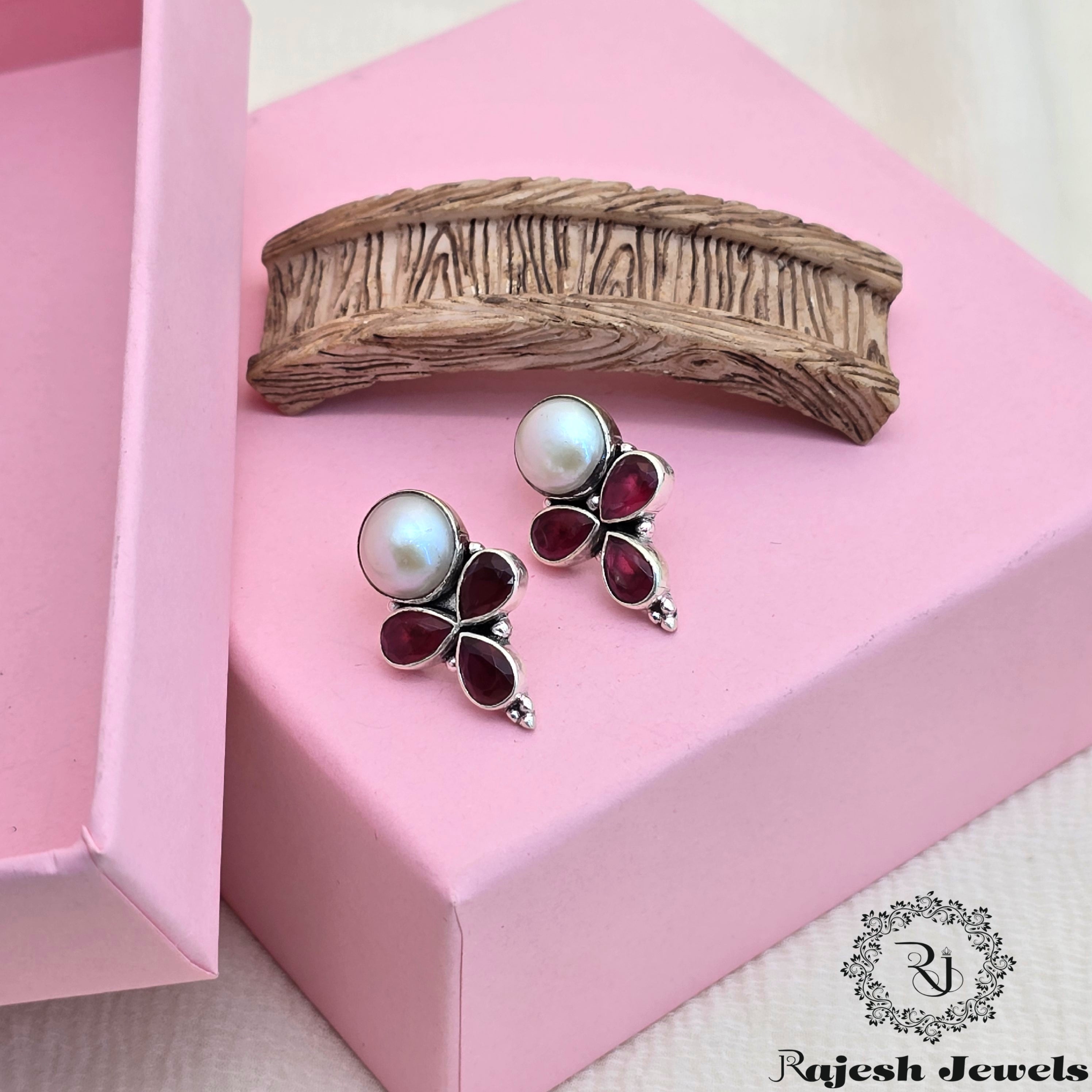 Beautiful Cutstone Stud Earrings