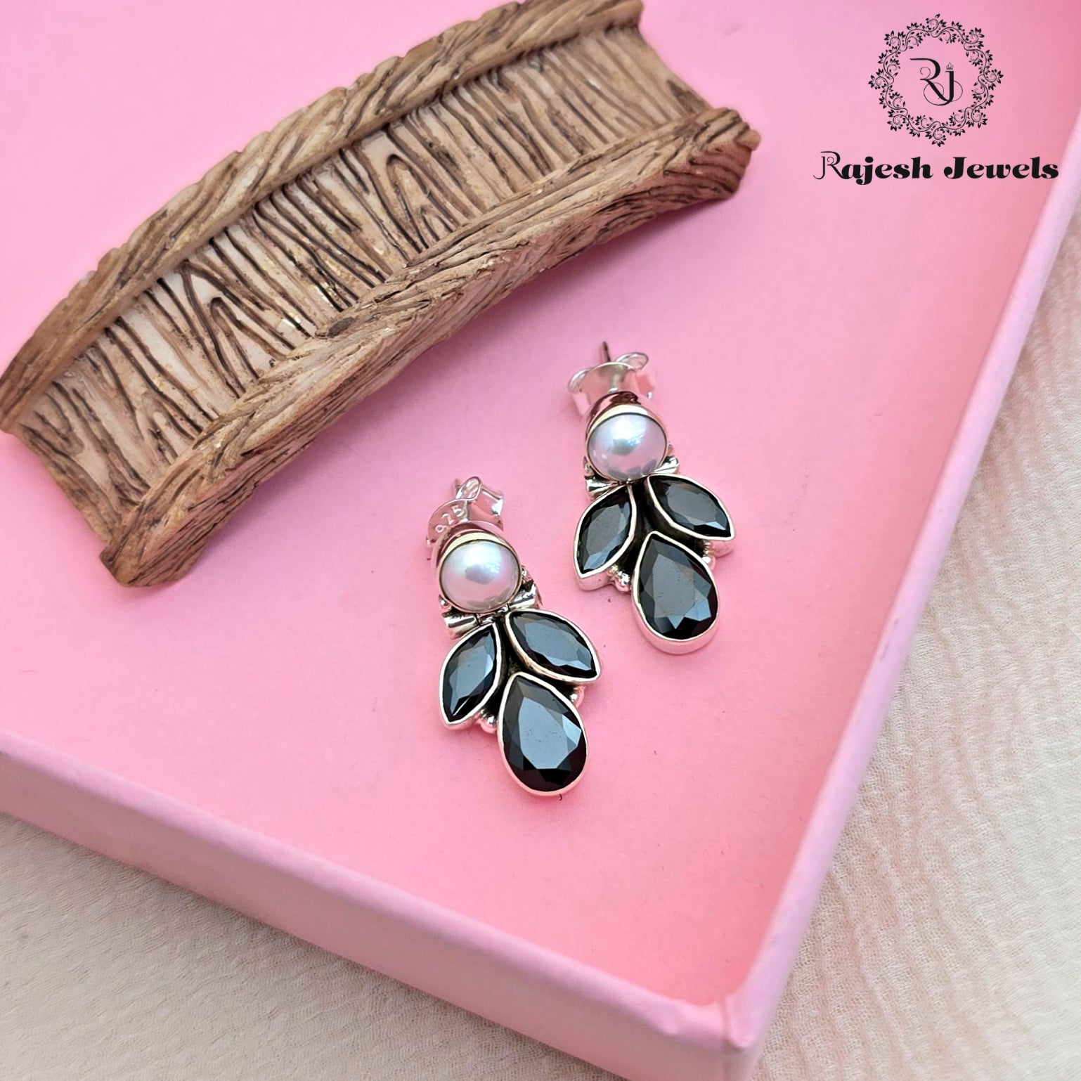 Leafy Droplets Custone Stud Earrings