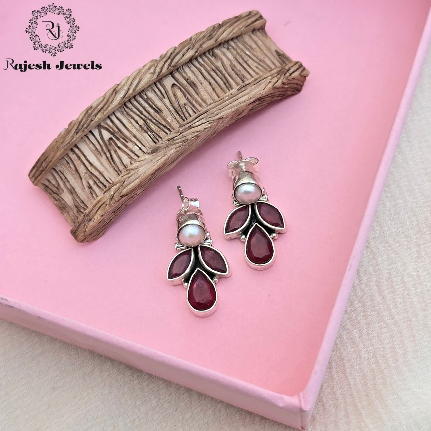 Leafy Droplets Custone Stud Earrings