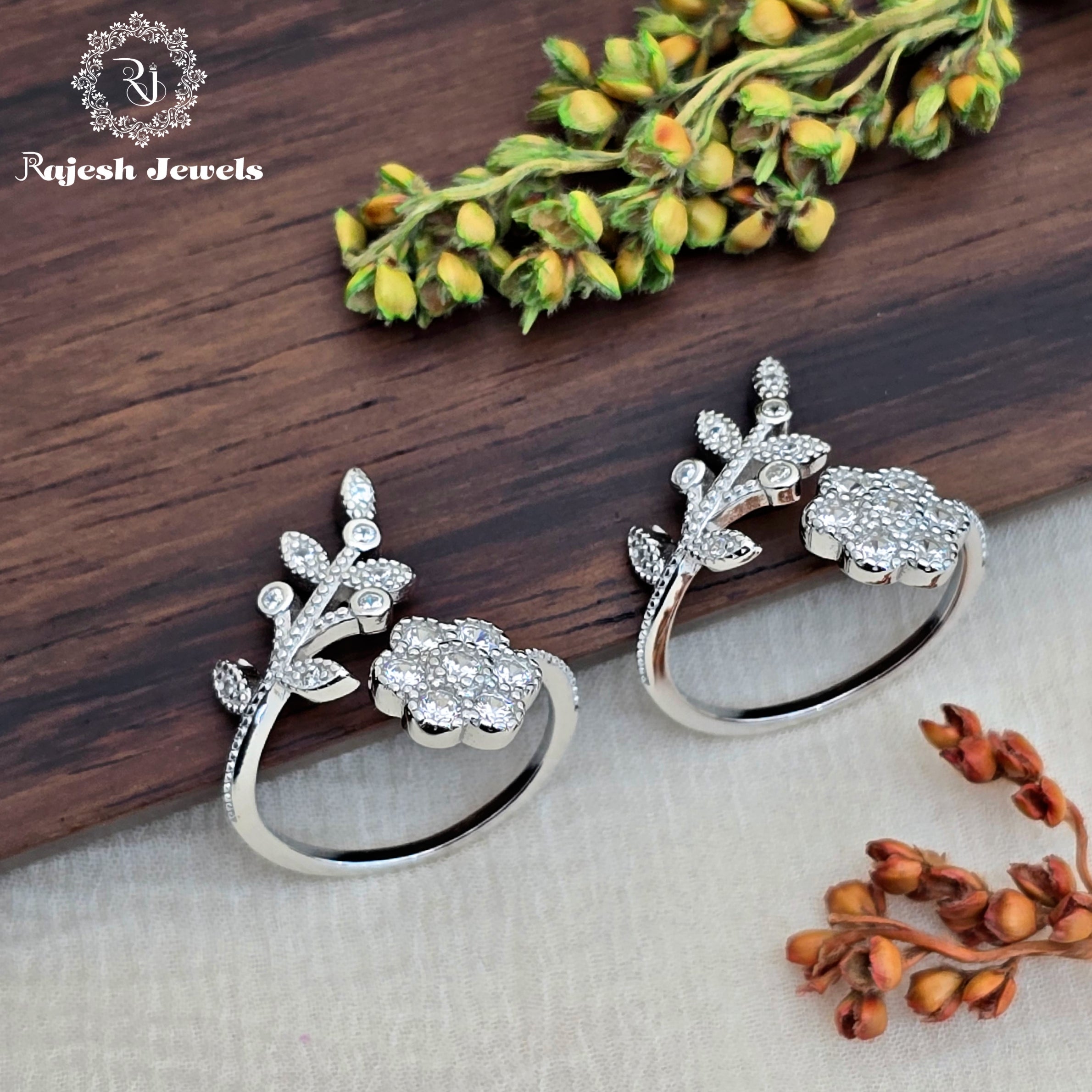 Sparkling Cz Silver Toerings