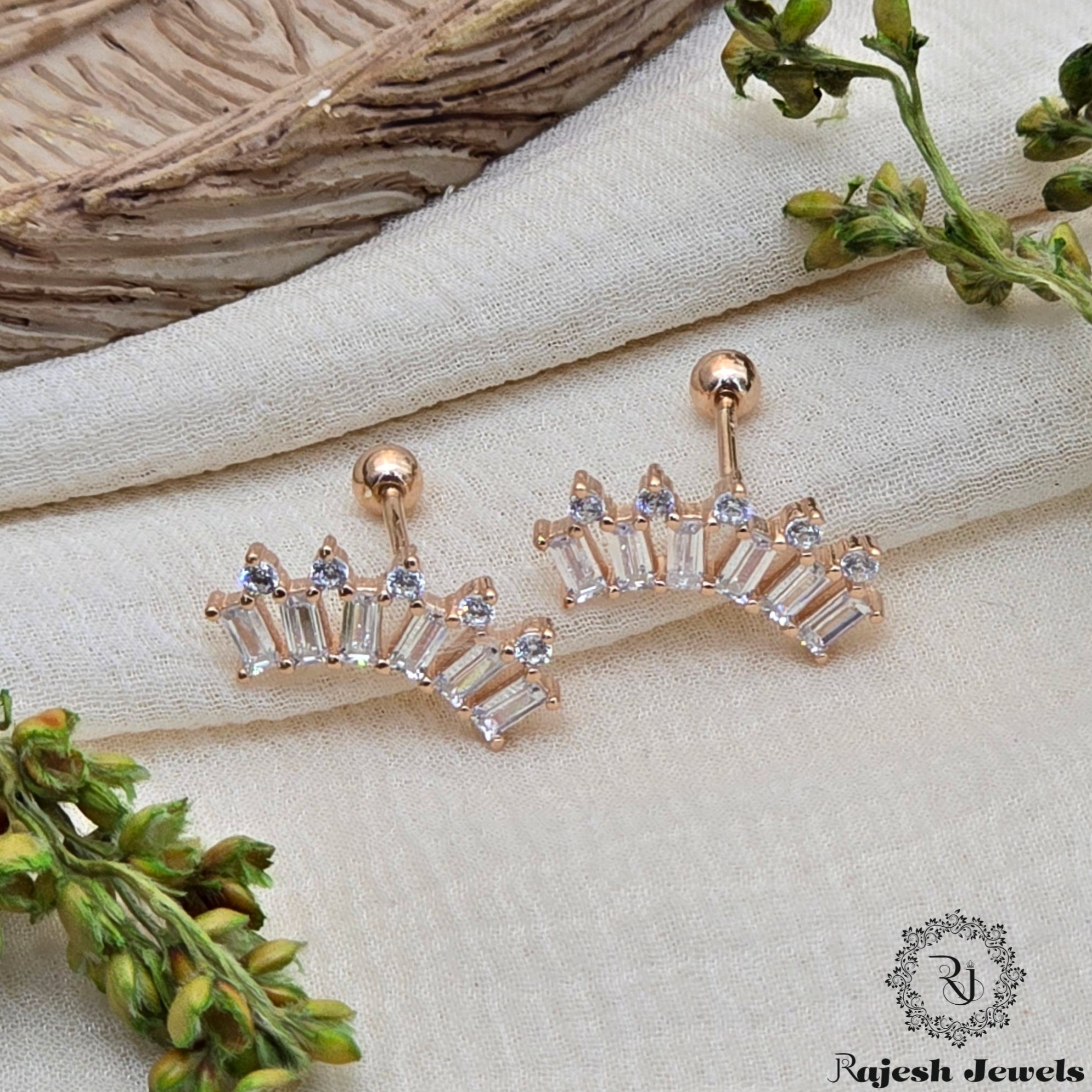 Pleasing Crown Silver Stud Earrings