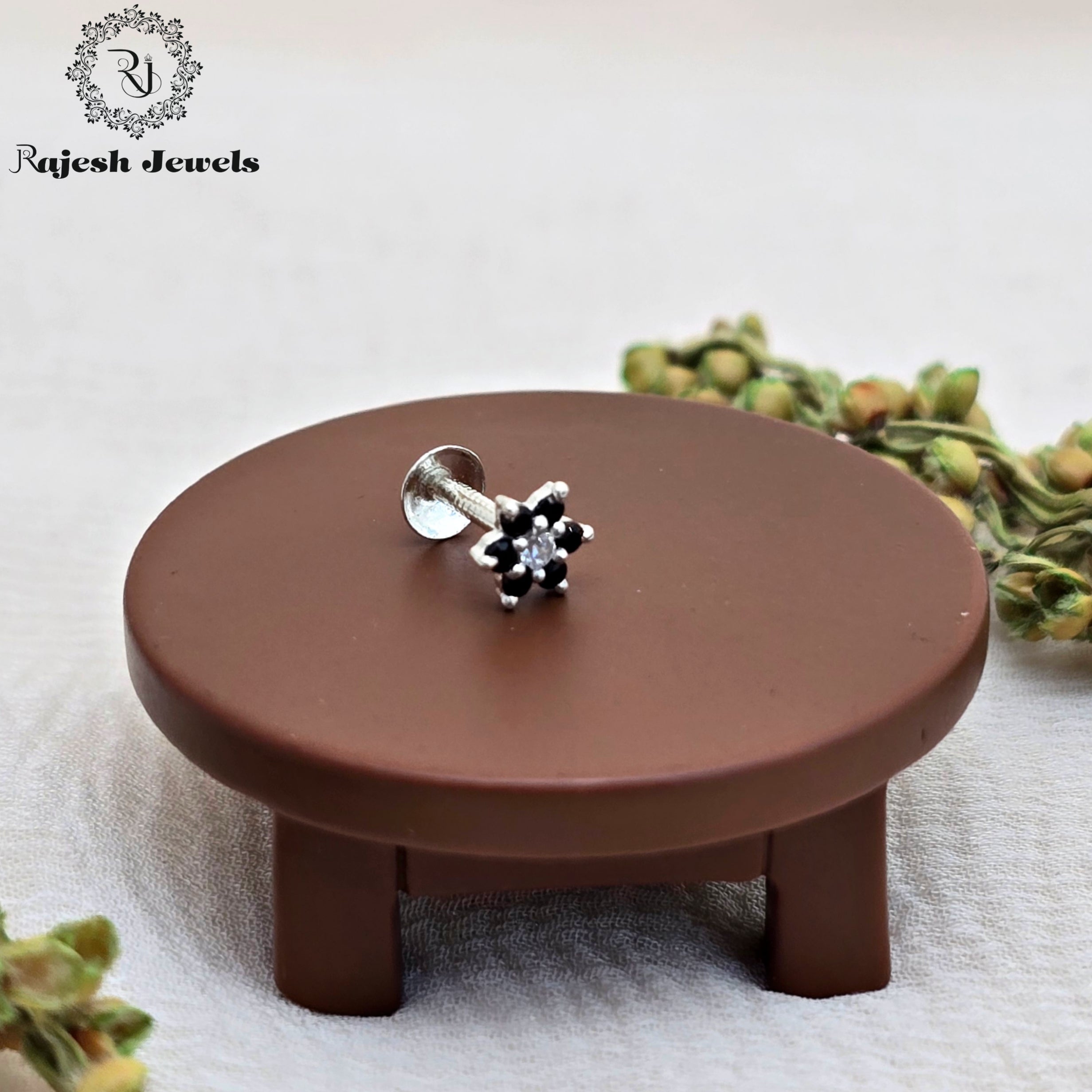Floral Black Silver Nosepin