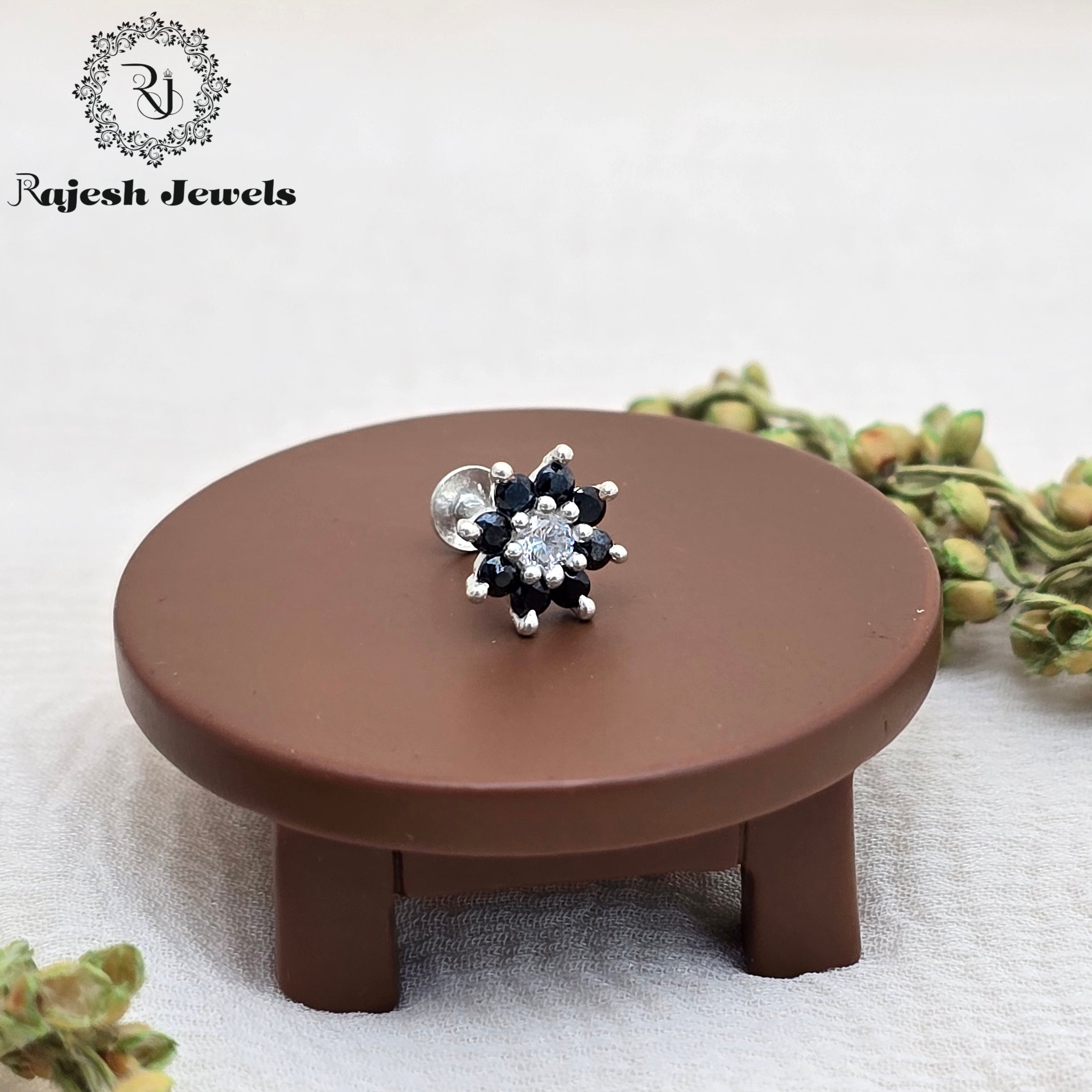 Hypnotic Cz Silver Nosepin