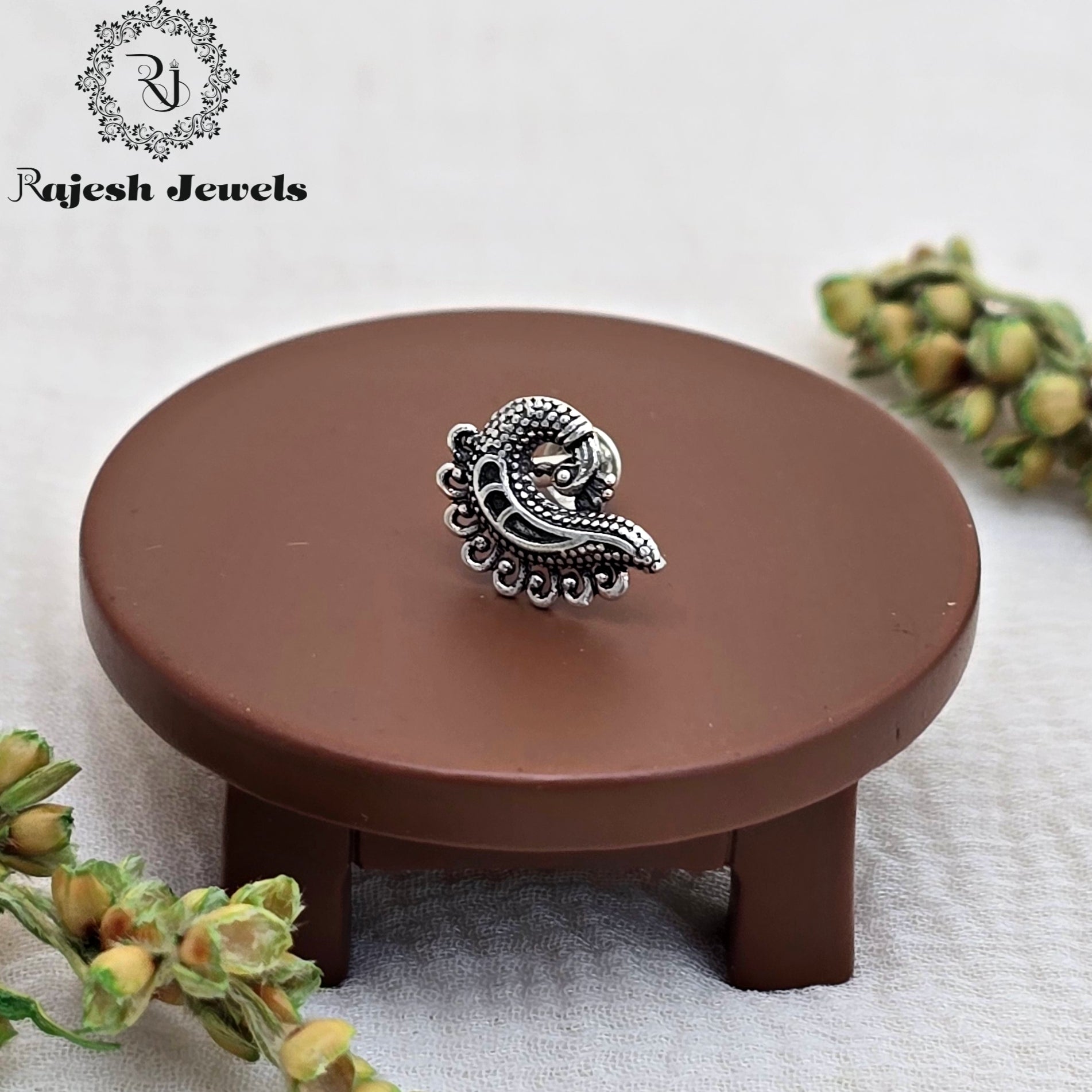 Wondrous Peacock Silver Antique Finish Nosepin