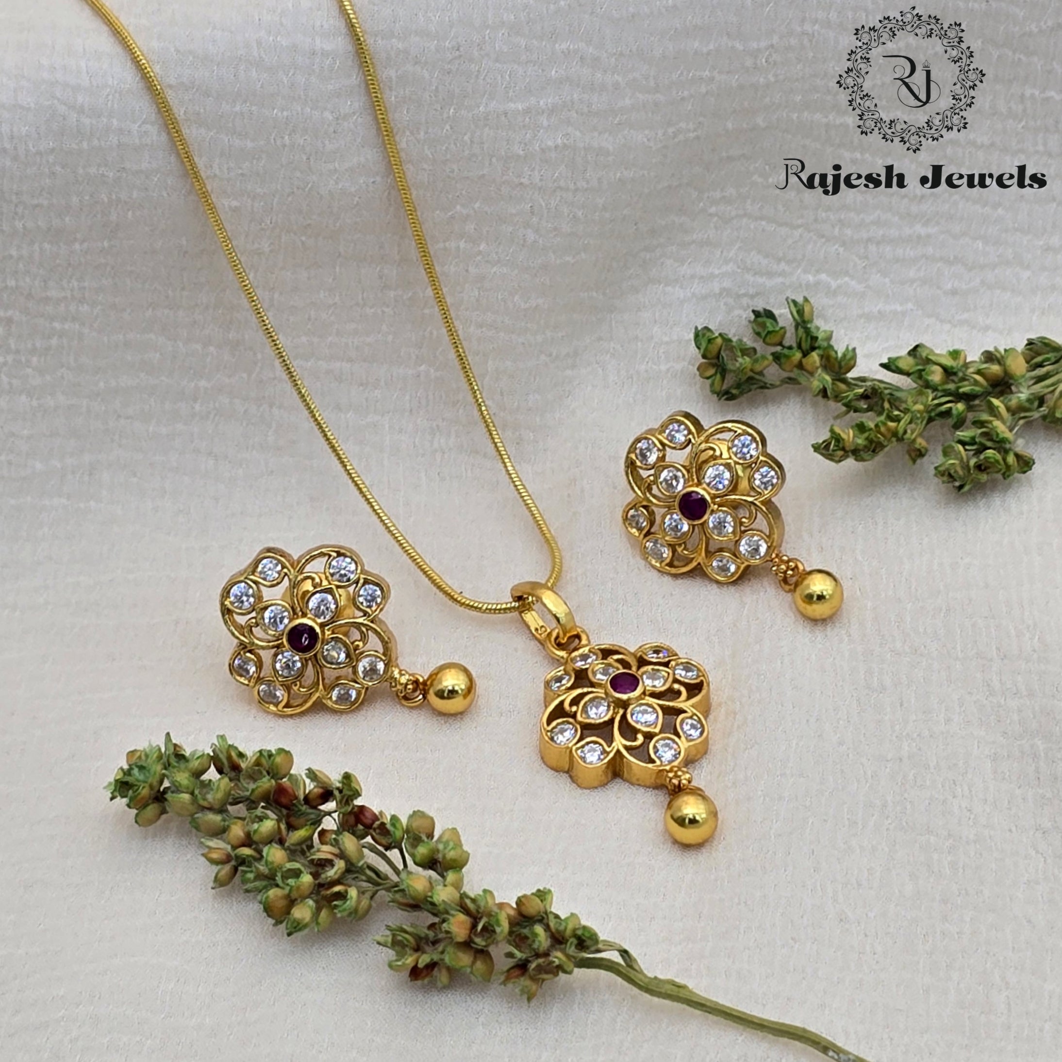 Conventional Silver Gold Plated Pendant Set