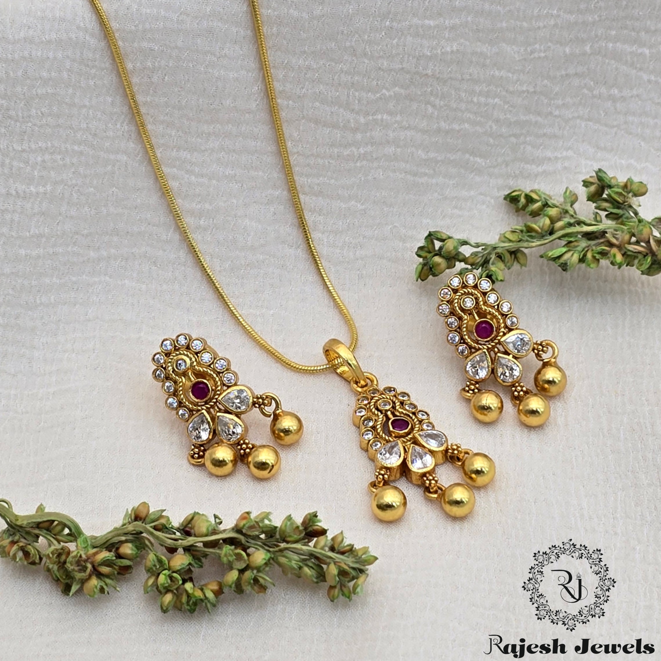 Amazing Silver Gold Plated Pendant Set