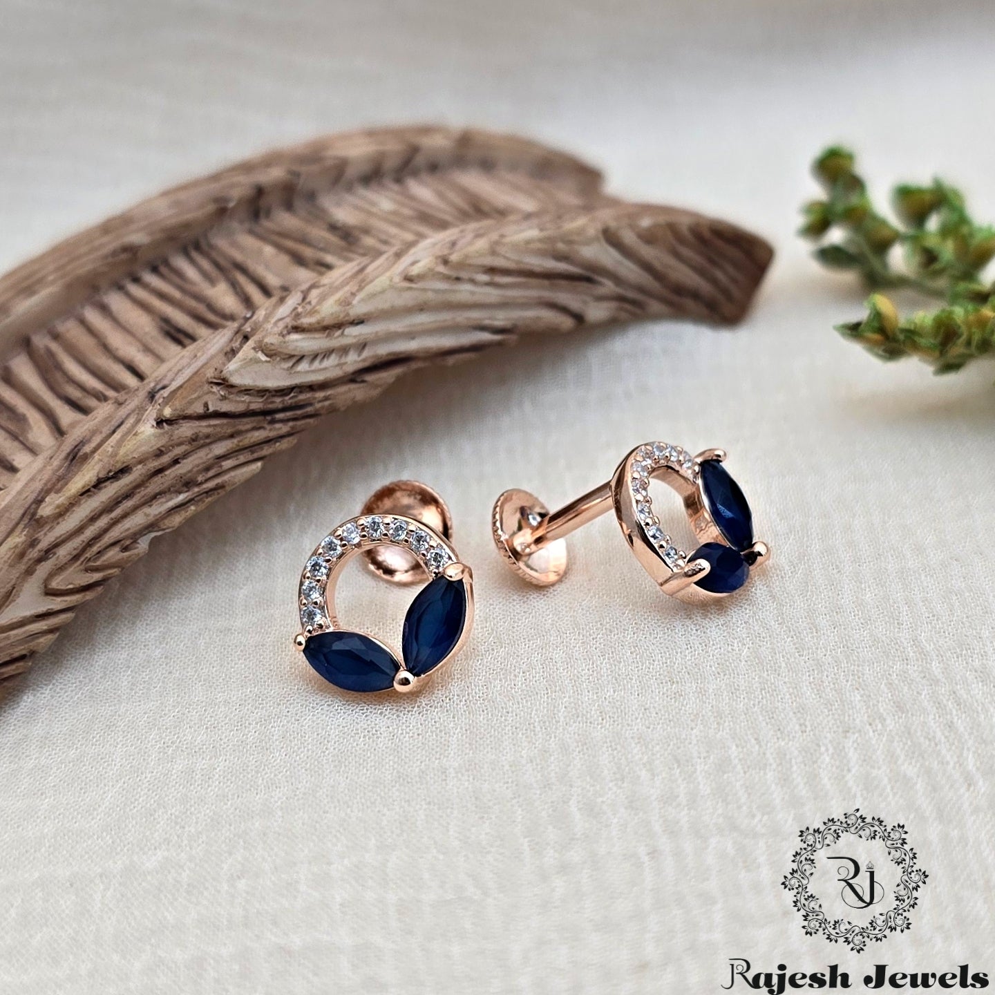 Outstanding Blue Rosegold Silver Stud Earrings