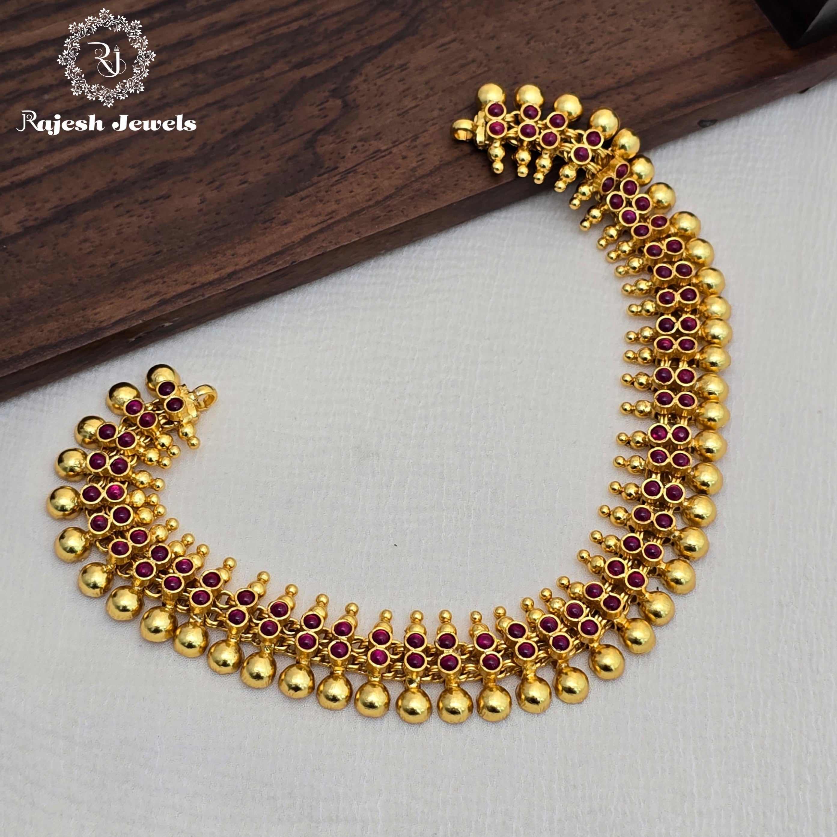 Classic Temple Inspired Silver Neckpiece