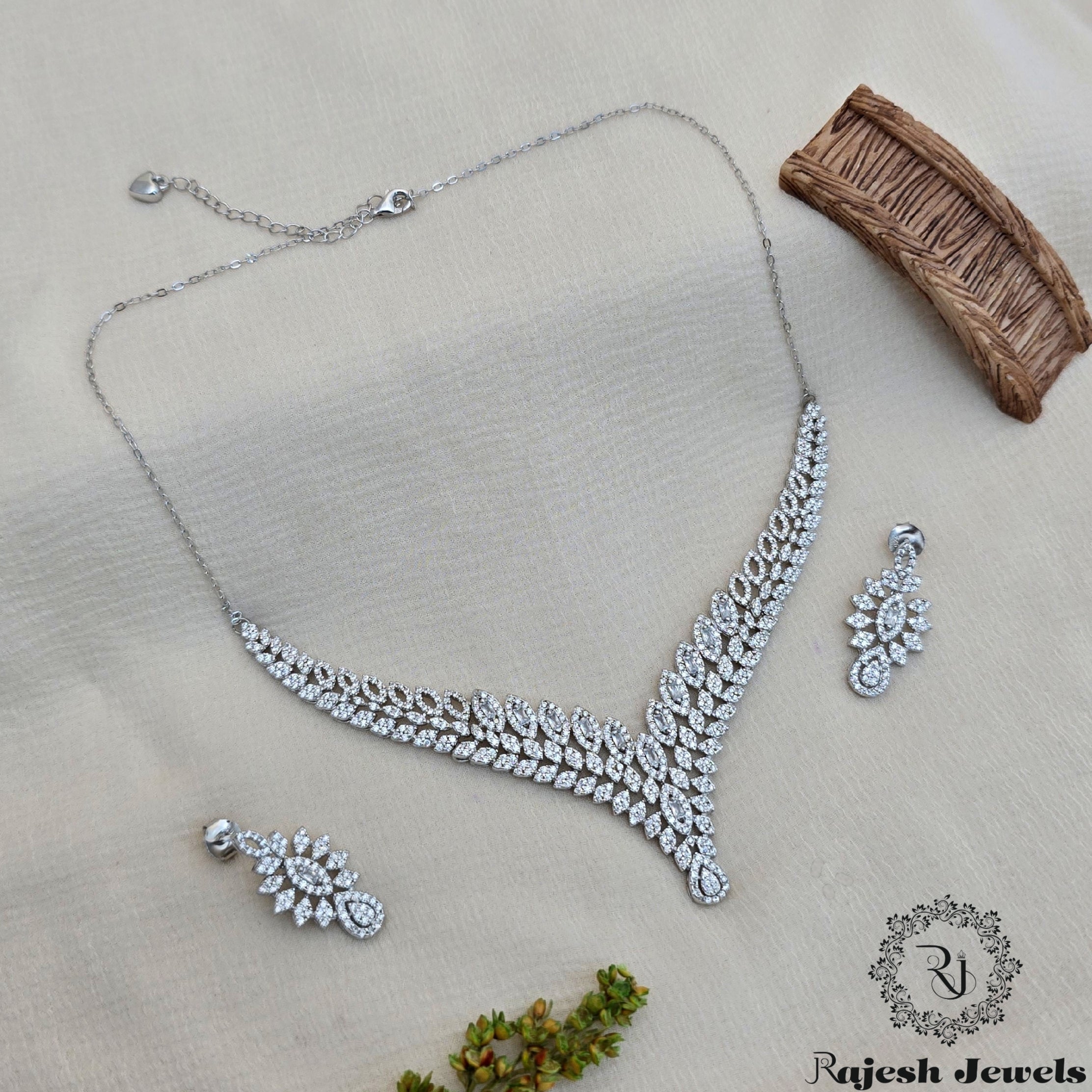 Outstanding Cz Silver Necklace