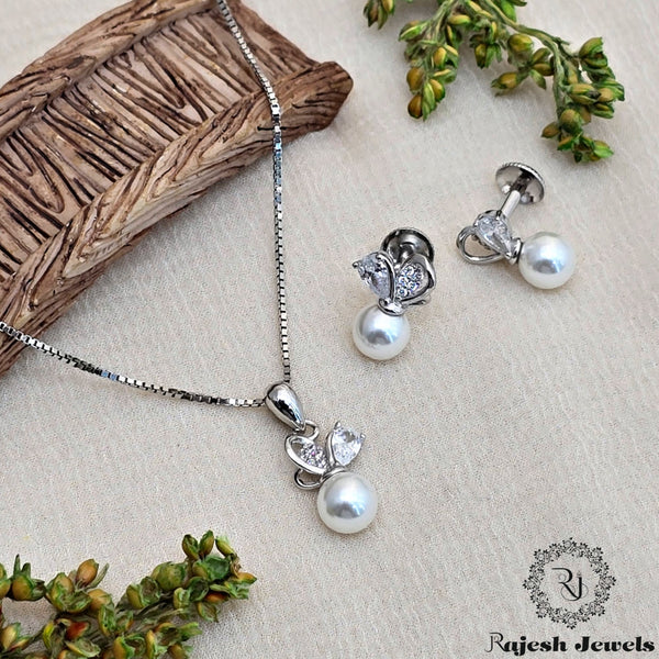 Blossomy Pearl Silver Pendant Set