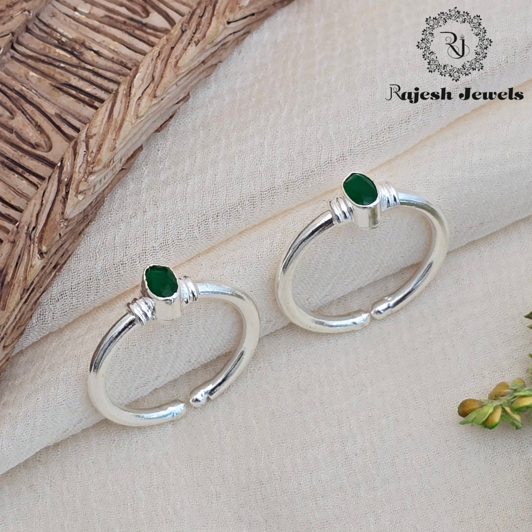 Appealing Silver Toerings