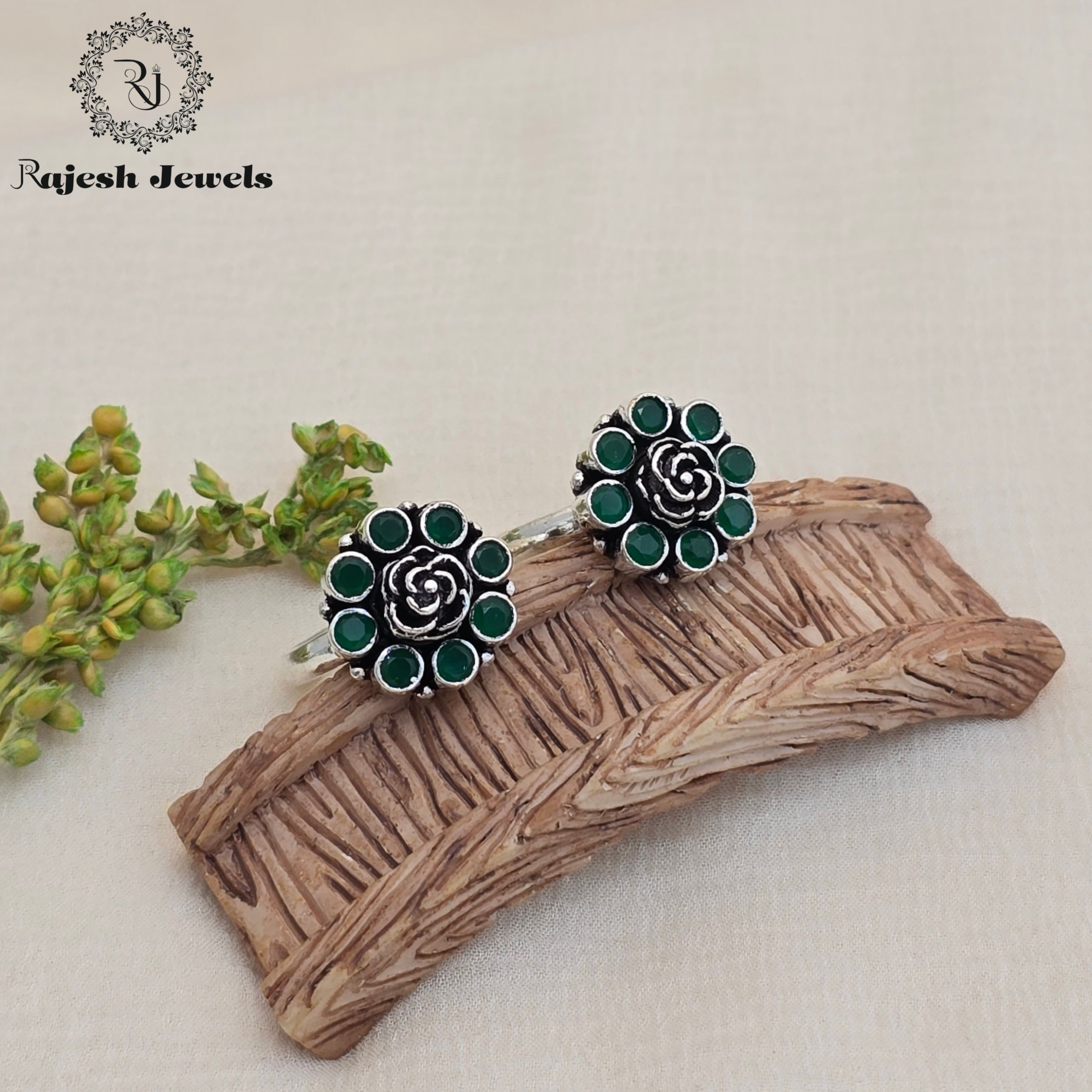 Authentic Floral Cutstone Toerings
