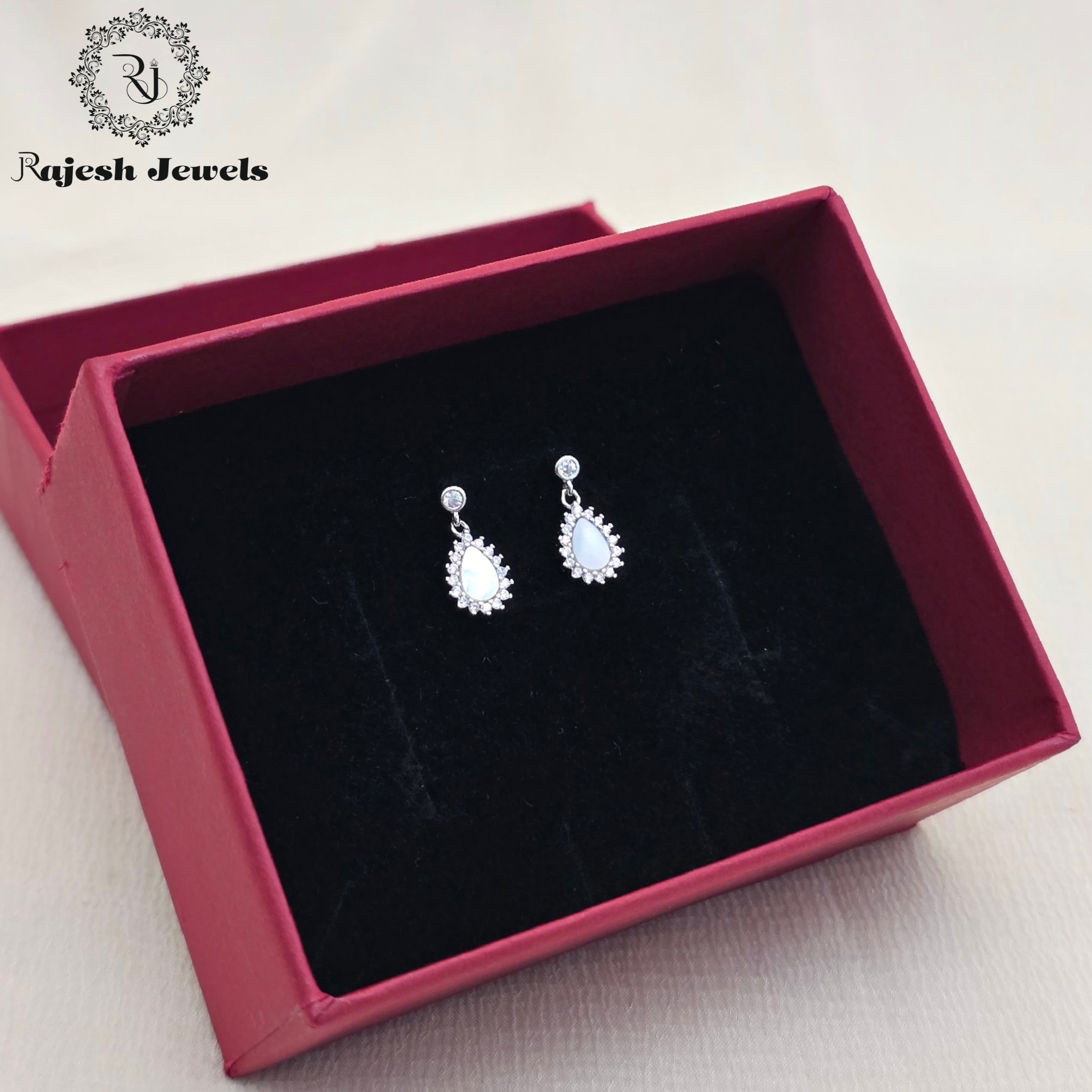 Adorable Mop Teardrop Cz Mini Hangings