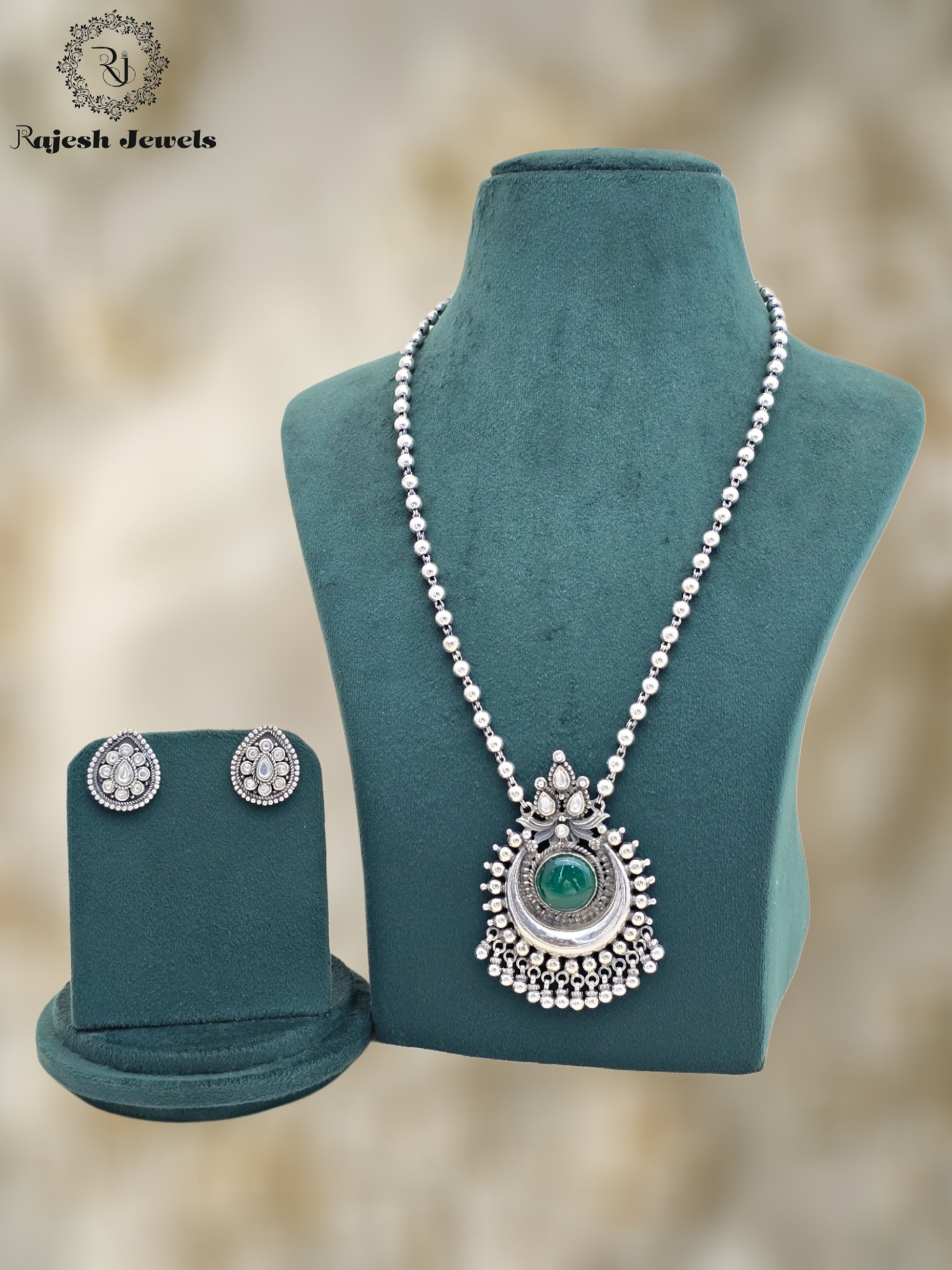 Alluring Oxidised Cutstone Neckpiece