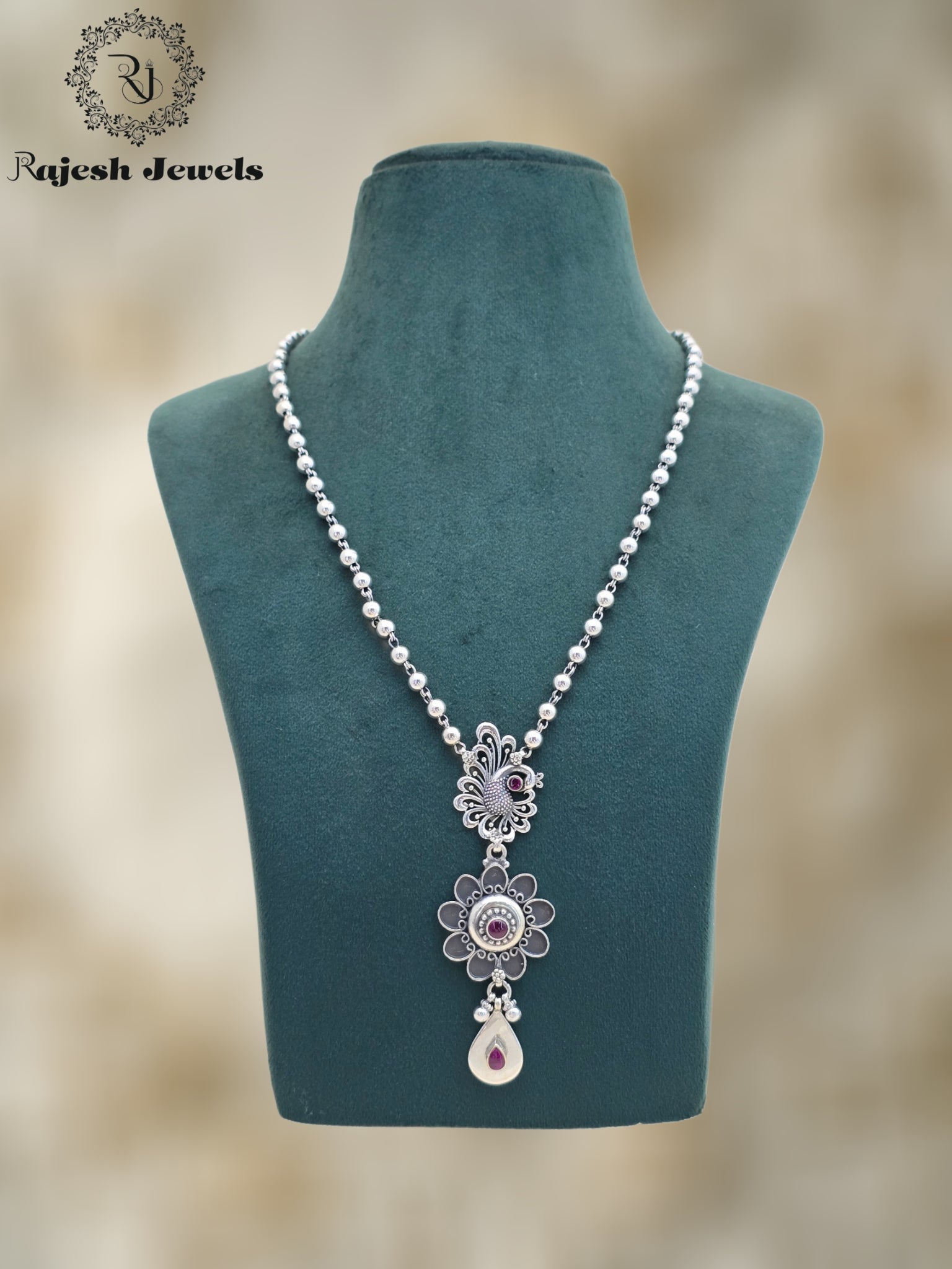 Astonishing Peacock Cutstone Necklace