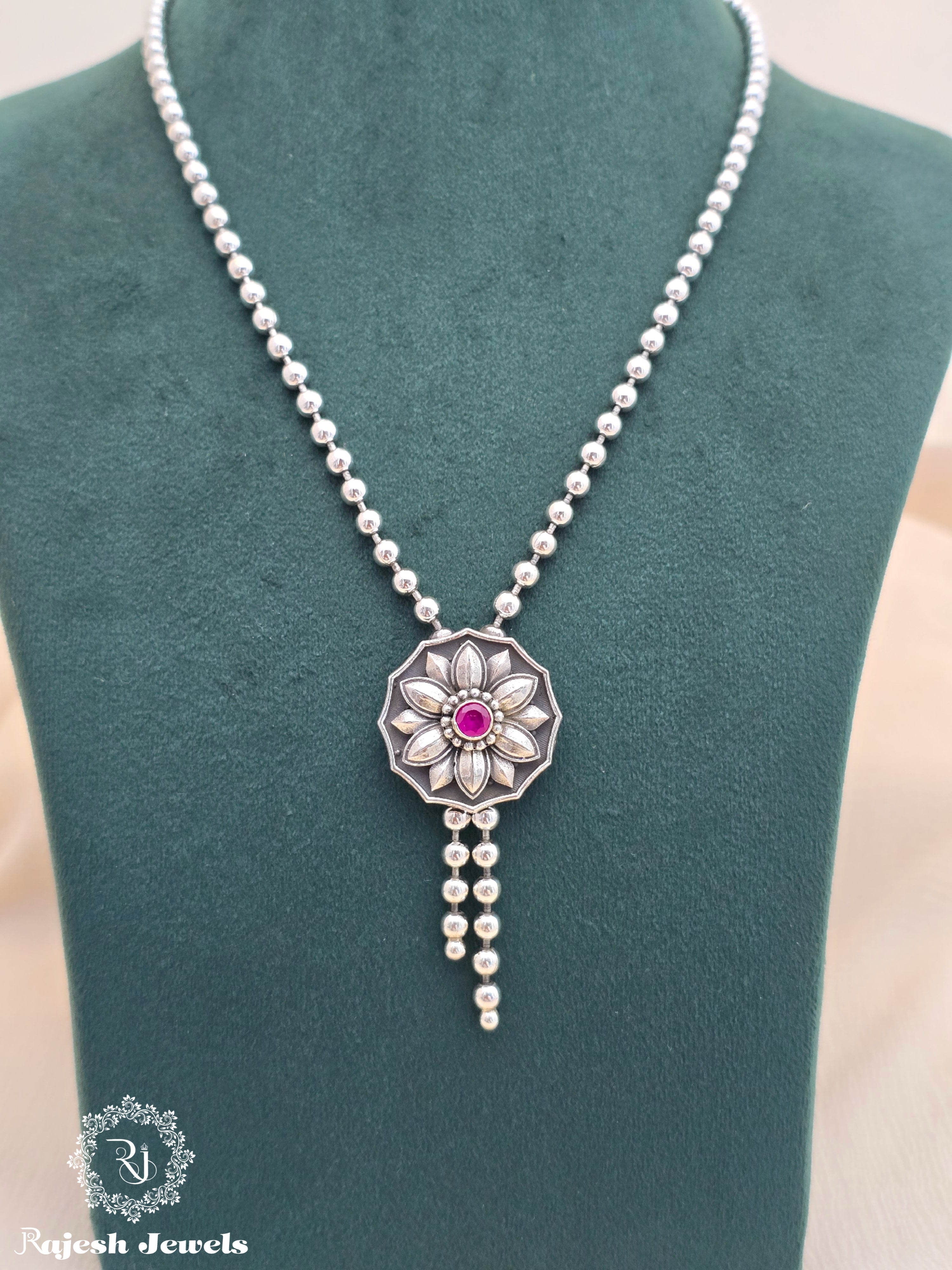 Stunning Balled Cutstone Necklace