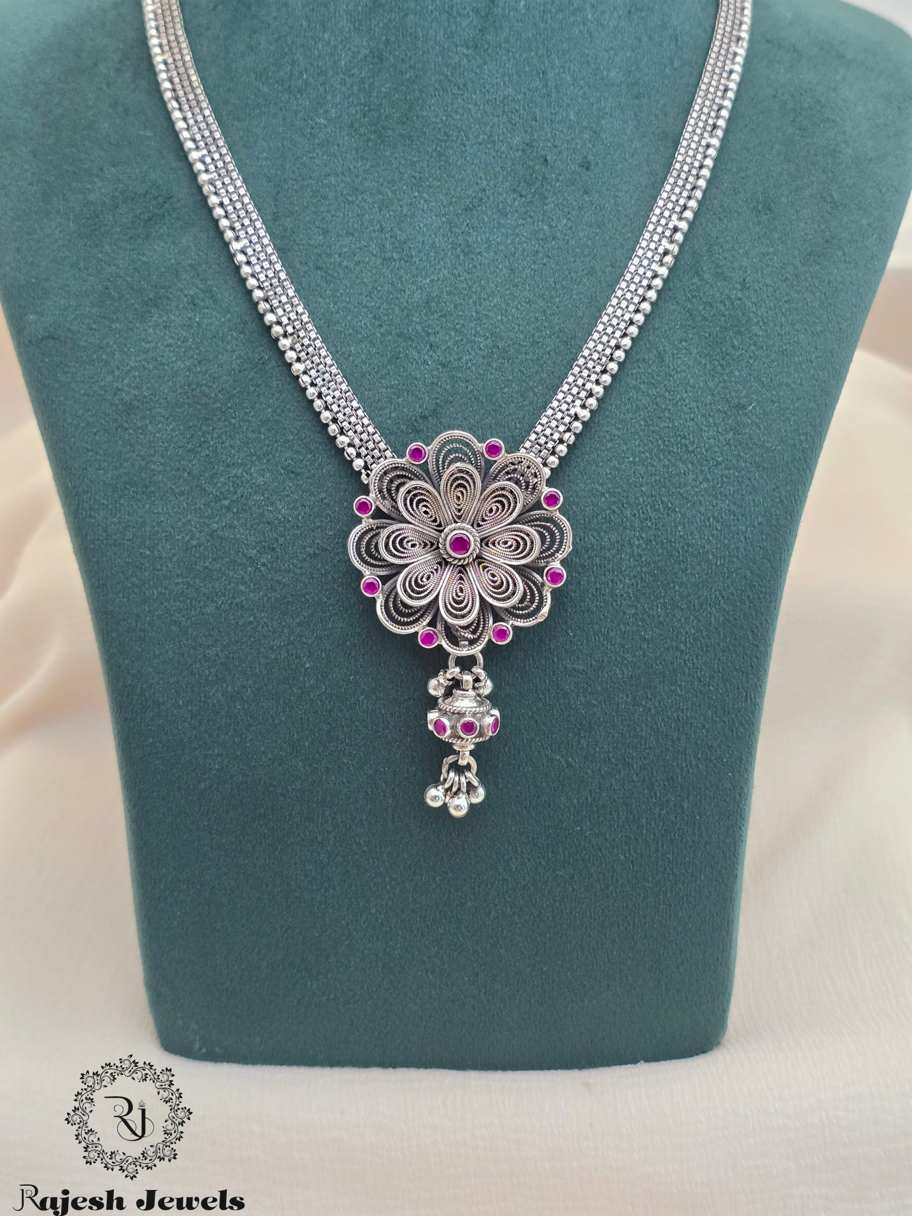 Fantastic Filigree Cutstone Necklace