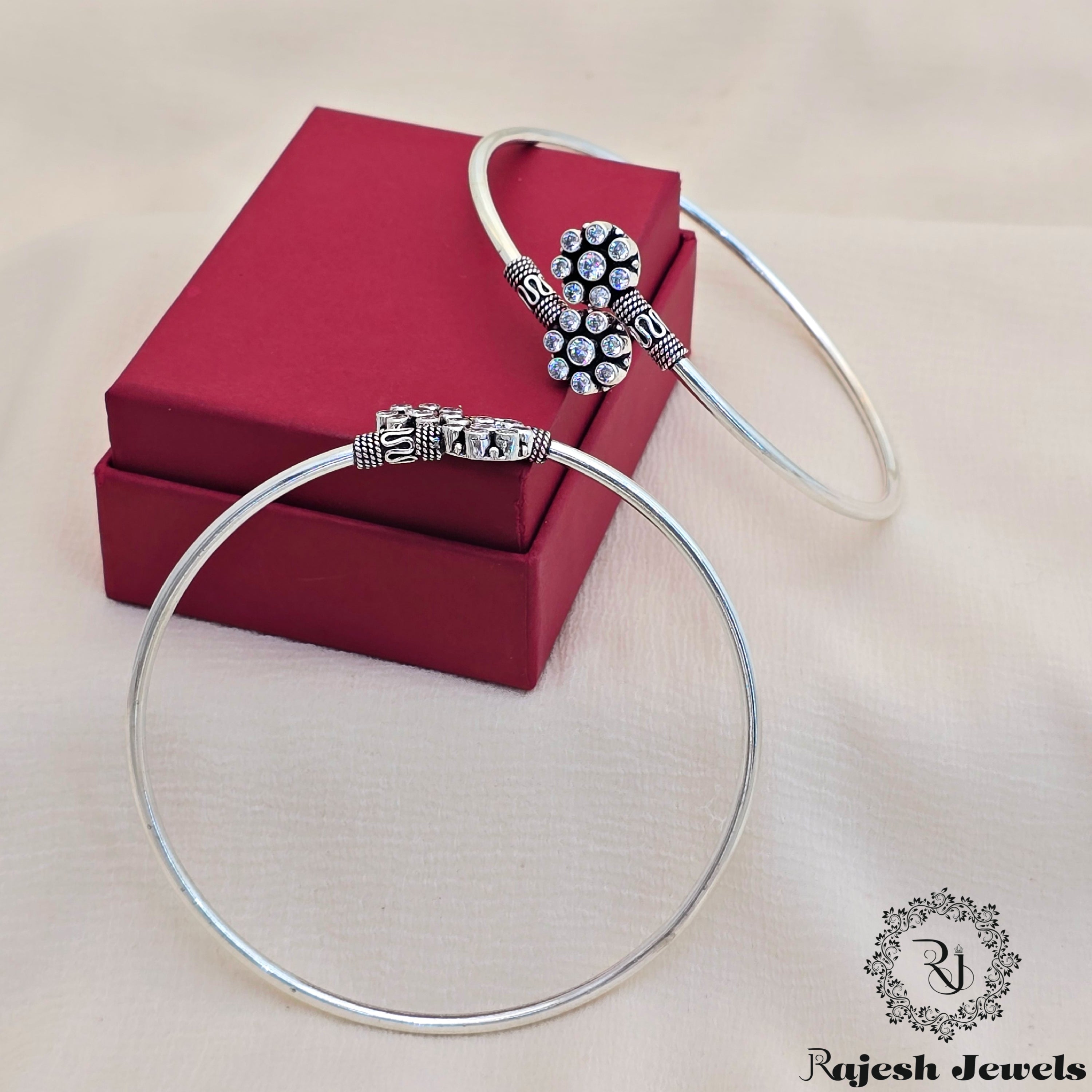 Shimmering Cutstone Silver Ankle Kada