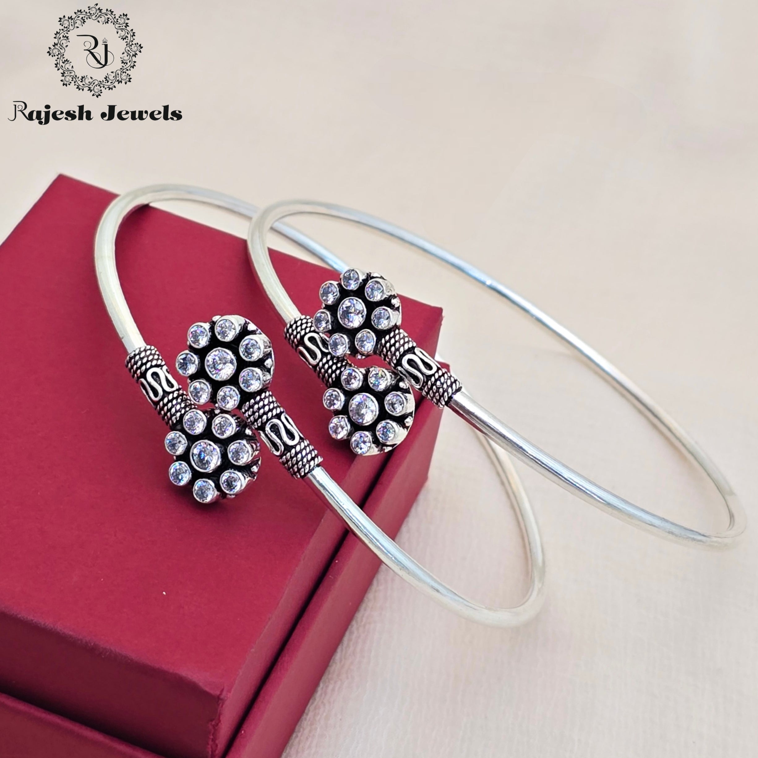 Shimmering Cutstone Silver Ankle Kada