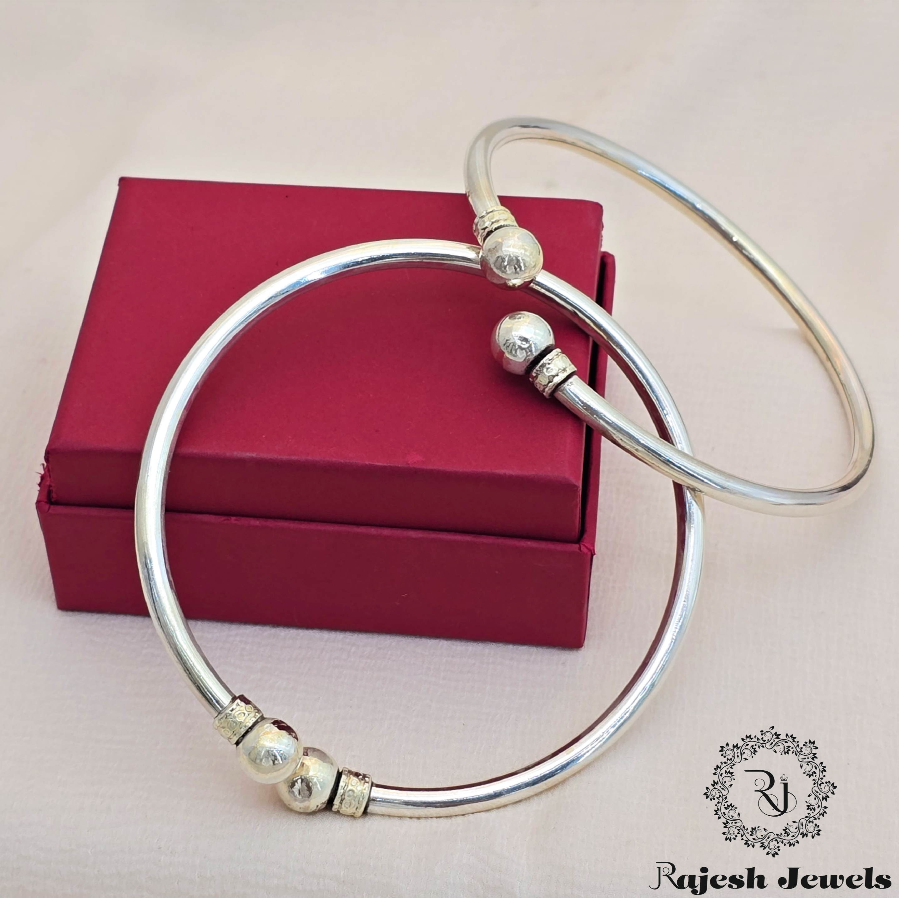 Alluring Plain Silver Ankle Kada