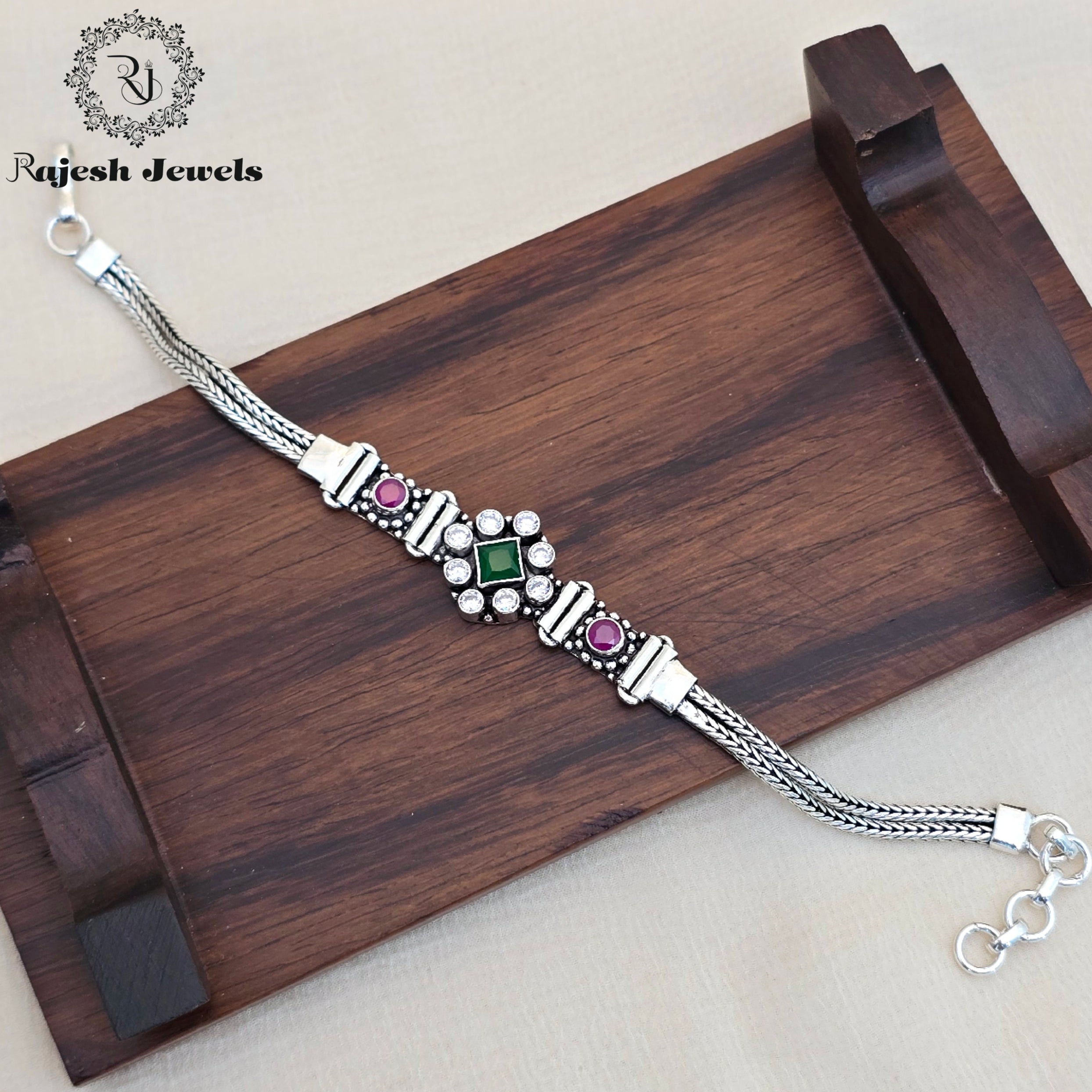 Shimmering Cutstone Ladies Oxidised Cutstone Bangle