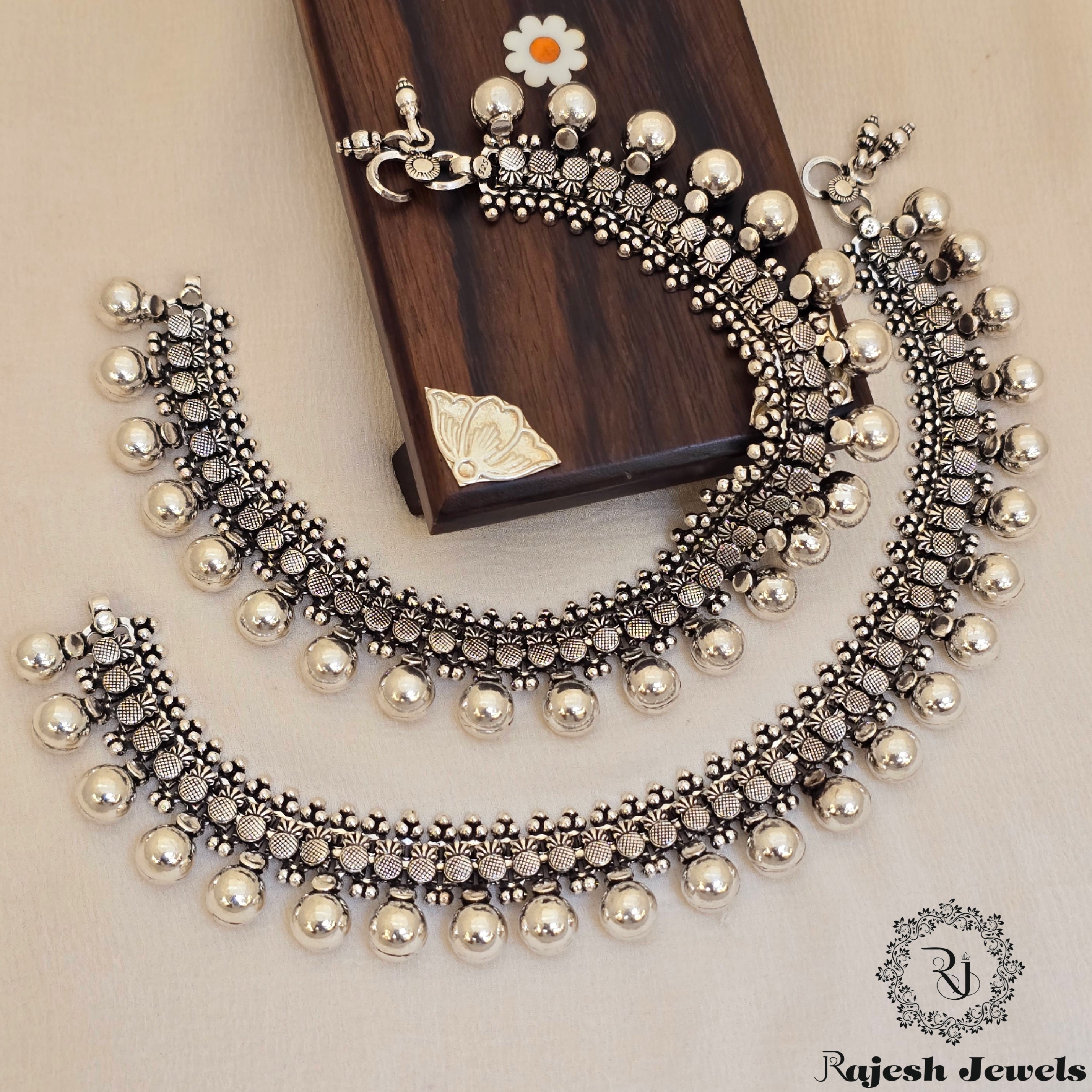 Splendid Silver Oxidised Dailywear Anklet