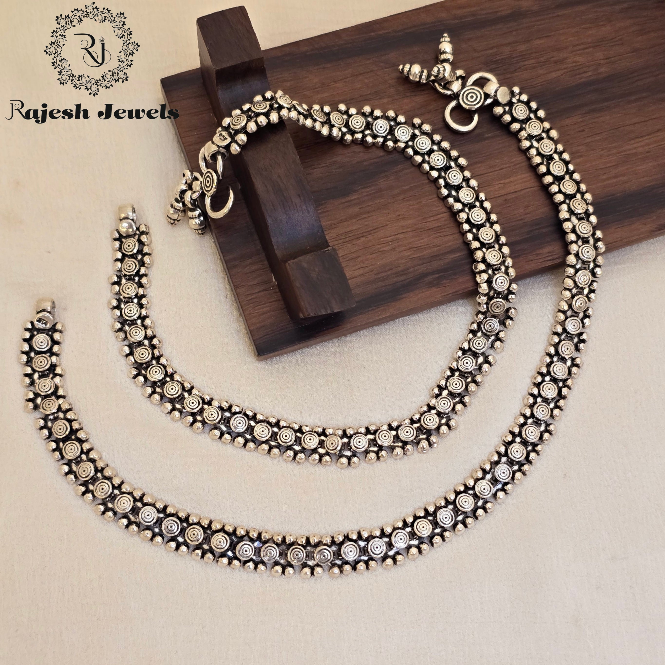 Amazing Flat Oxidised Dailywear Anklet