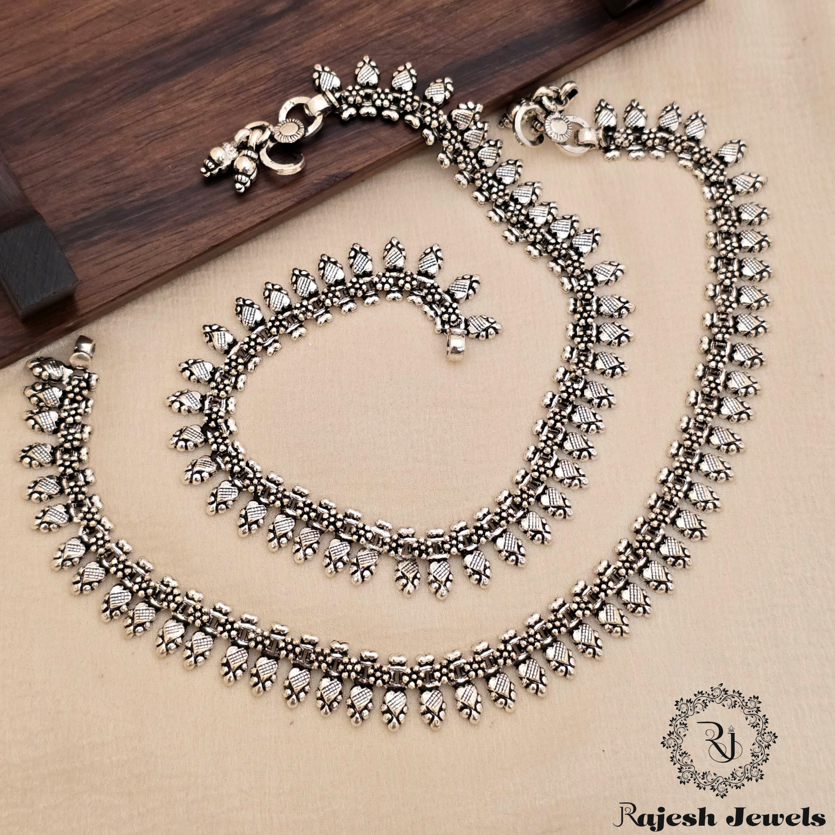 Captivating Oxidised Dailywear Anklet