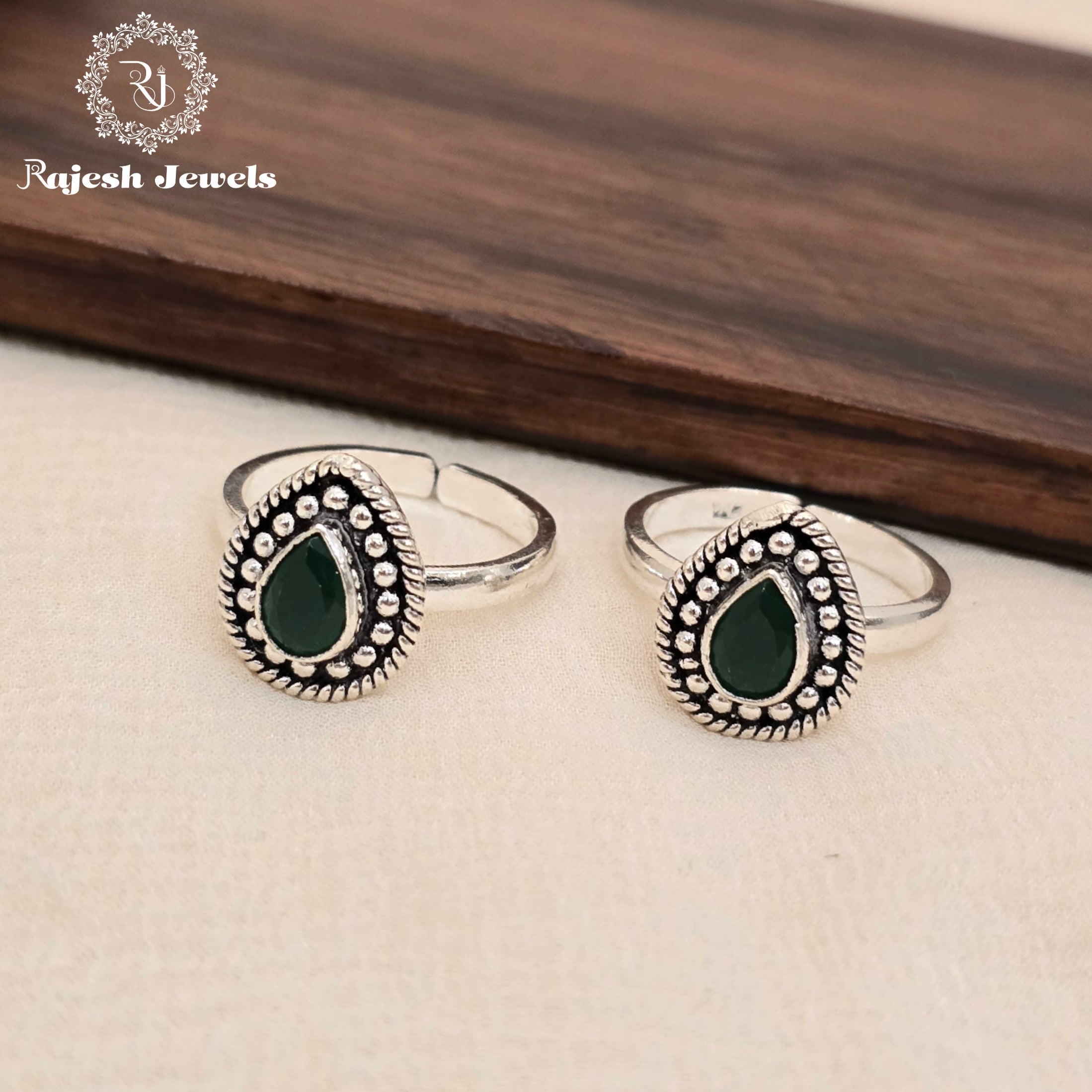 Graceful Green Cutstone Dailywear Toering