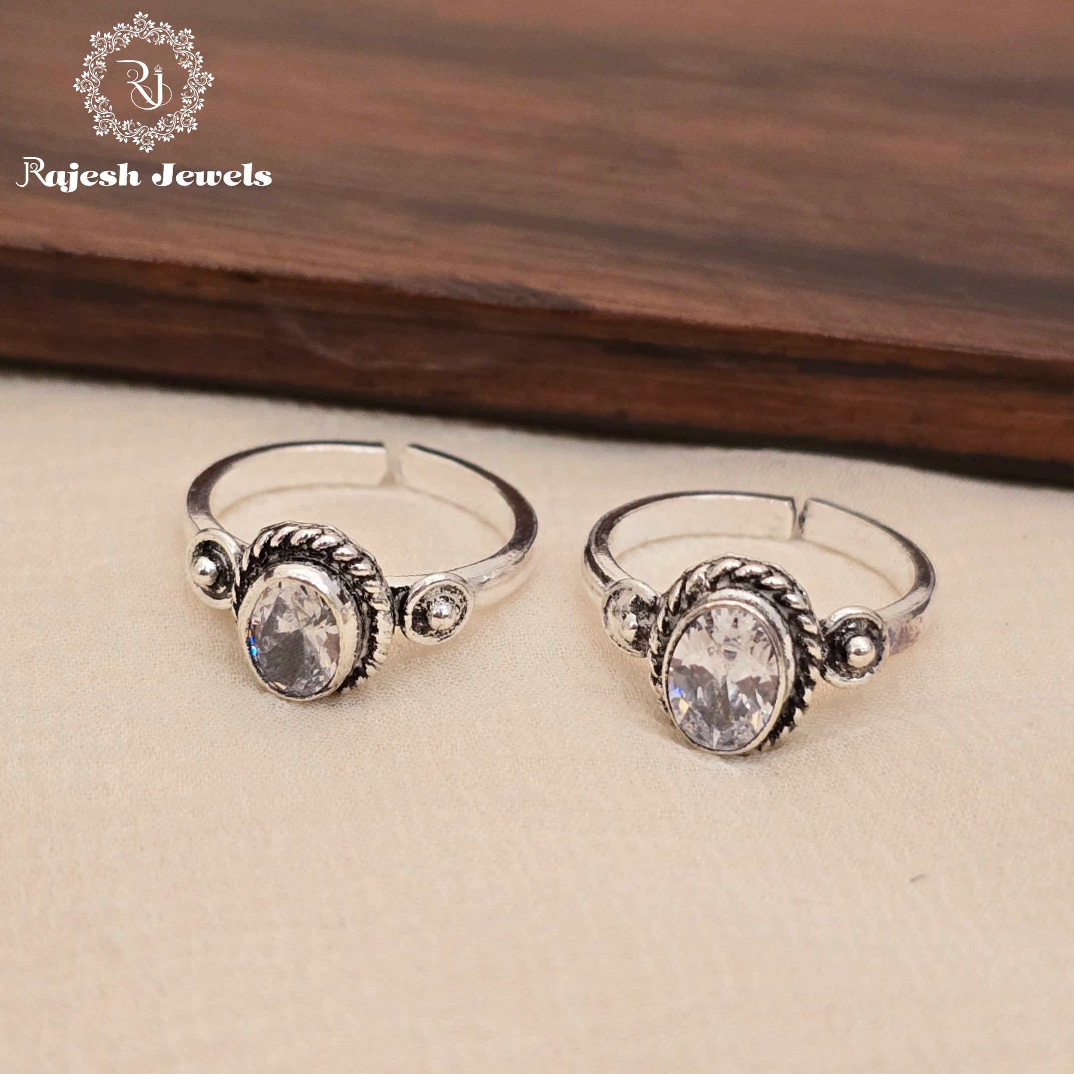 Glossy Single Stone Dailywear Toering