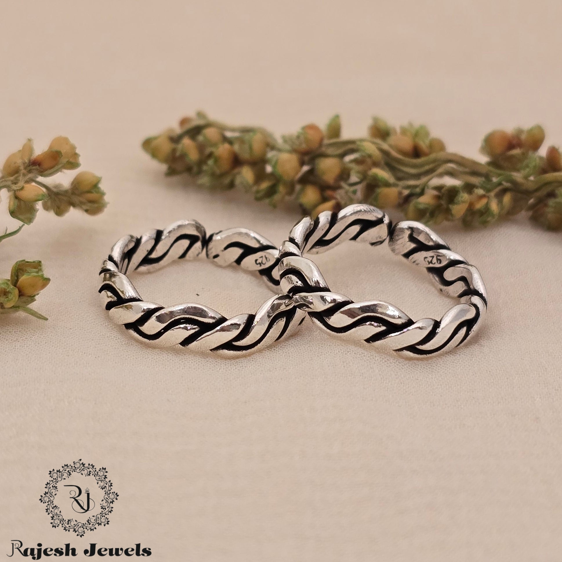 Sturdy Oxidised Band Dailywear Toering