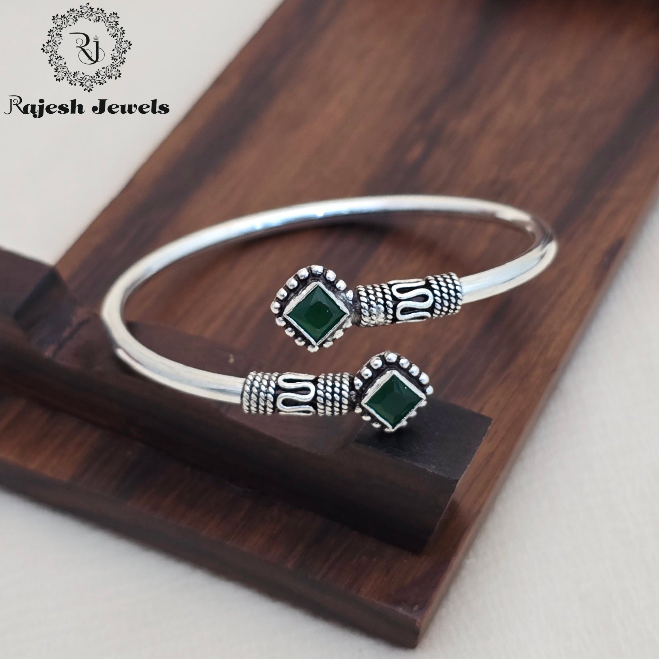 Alluring Green Silver Ladies Hand Kada