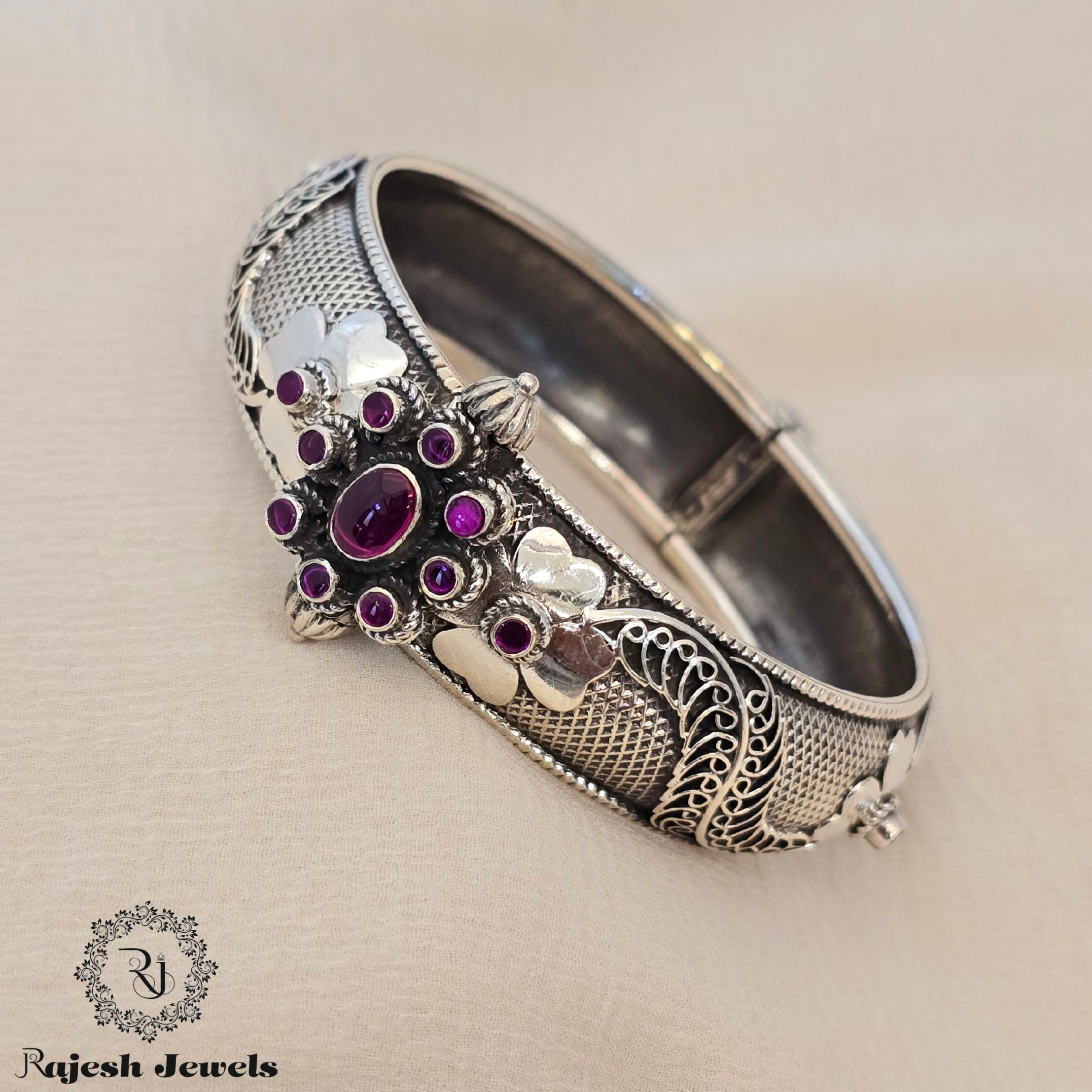 Flowered Cutstone Single Hand kada