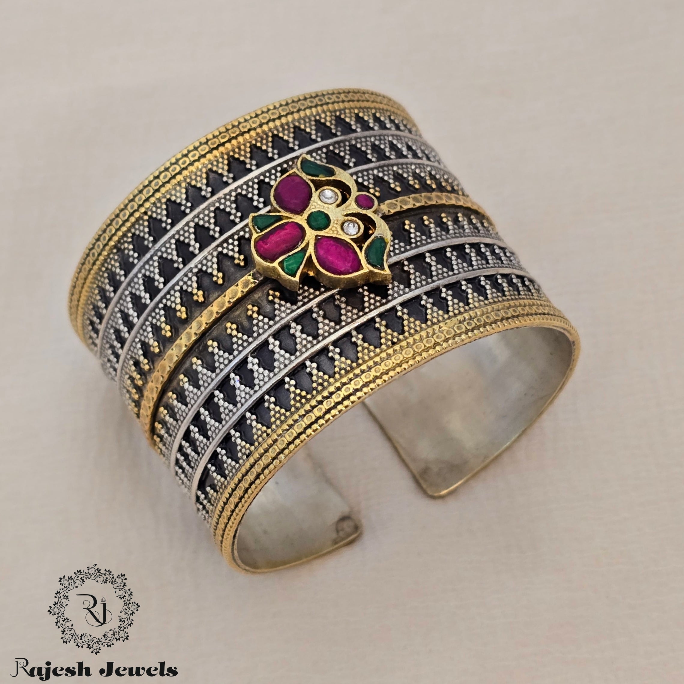 Fantastic Kundan Dual Tone Hand Cuff Kada